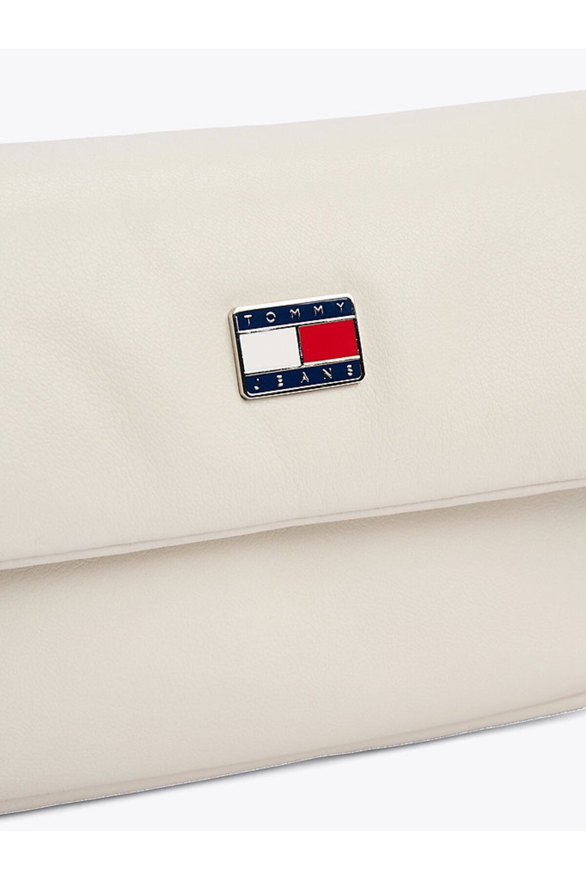 Tommy Hilfiger-Béžová dámská taška přes rameno – nastavitelný popruh, zip a vnitřní kapsa AW0AW16978-ACG 3