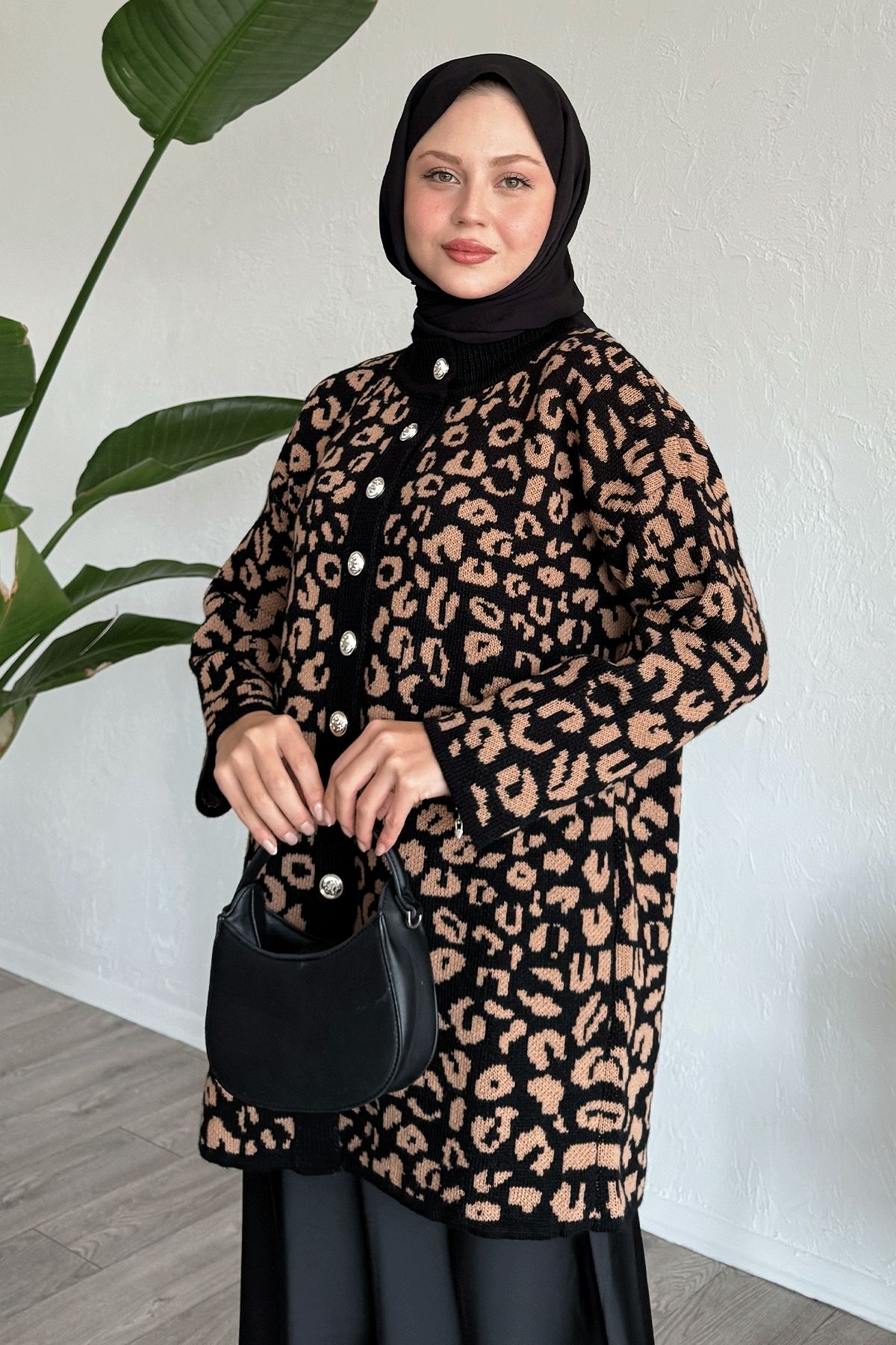InStyle-Leopard Pattern Buttoned Camel Cardigan 6