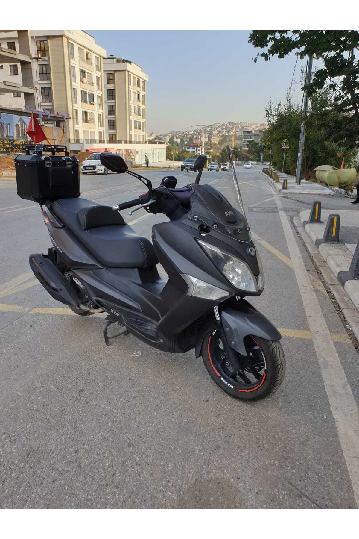SYM Joymax 250 İ Siperlik Ön Cam 2013 2016 Model 65cm Şeffaf Renkli 4mm ORTA BOYLU CAM