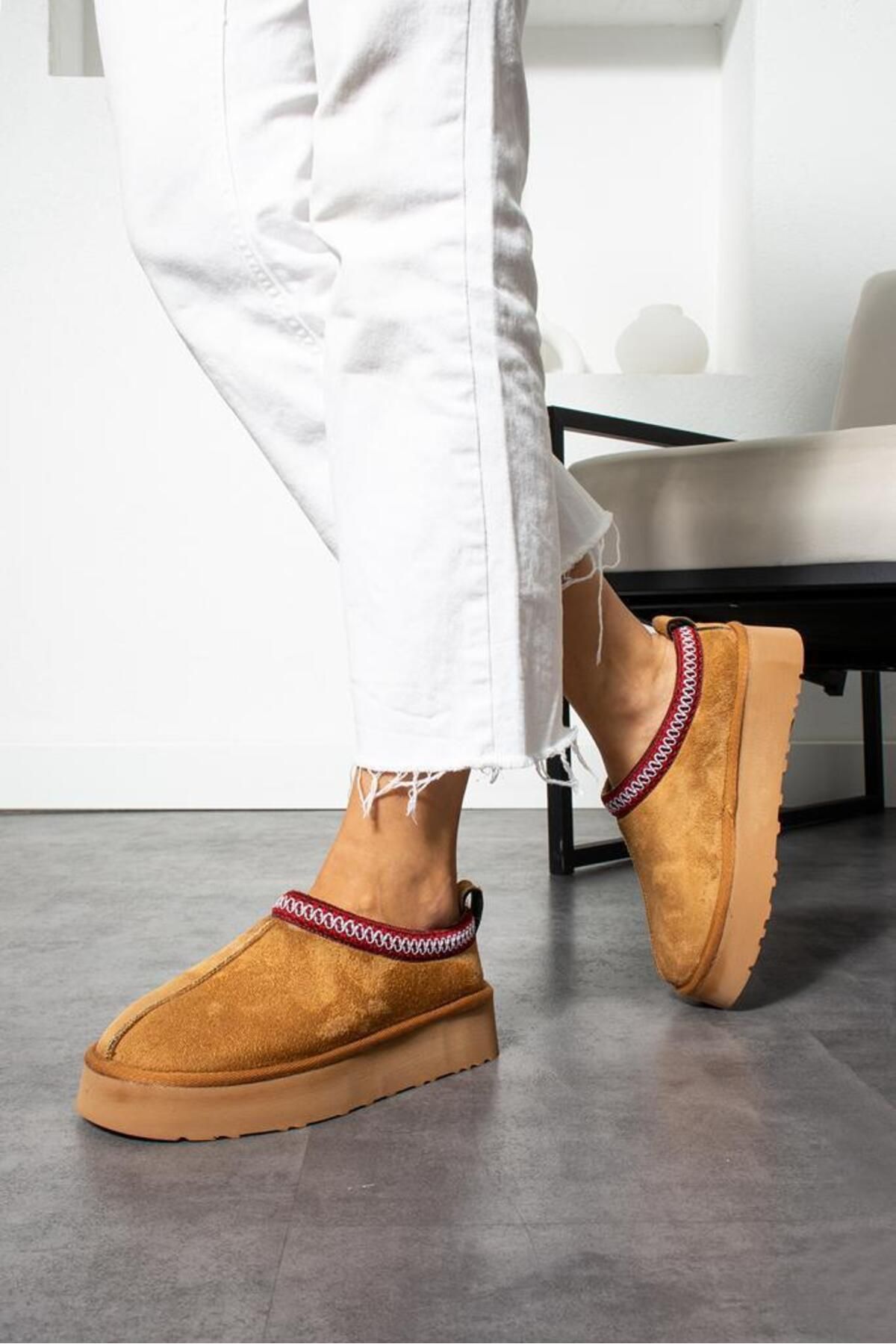 Ayakkabıda Tek Sabo Women's Fur Lined Slippers - TABA SUEDE