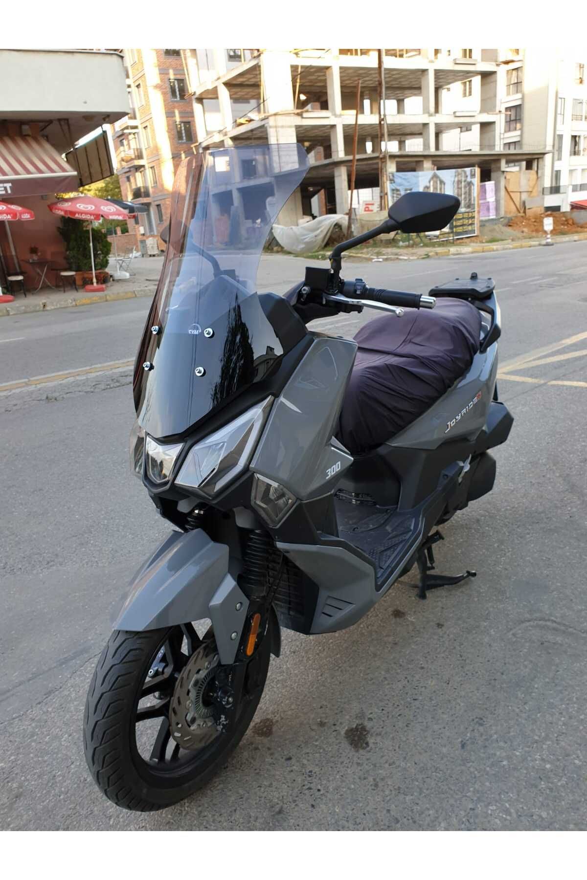 SYM Joyride 300 Siperlik Ön Cam 2023-2025 Model 65cm Füme Renkli 4mm ORTA BOYLU CAM