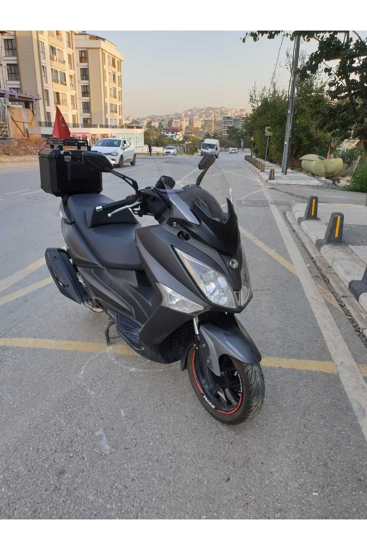 SYM Joymax 250 İ Siperlik Ön Cam 2015 2016 Model 65cm Şeffaf Renkli 4mm APARAT GÖNDERİLMEYECEK