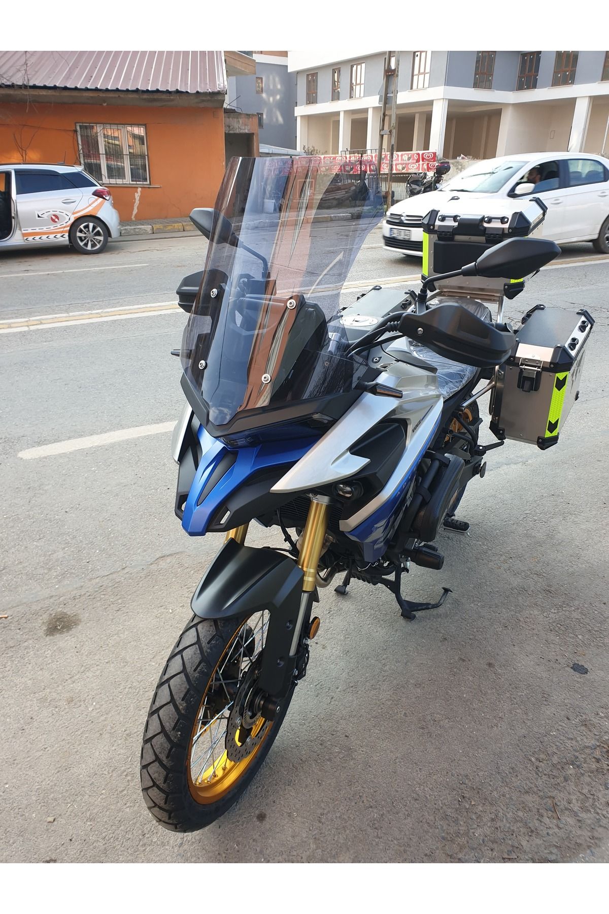 Voge DSX 525 Siperlik Ön Cam 2023-2025 Model 56cm Füme Renkli 4mm SPORTİF MODEL