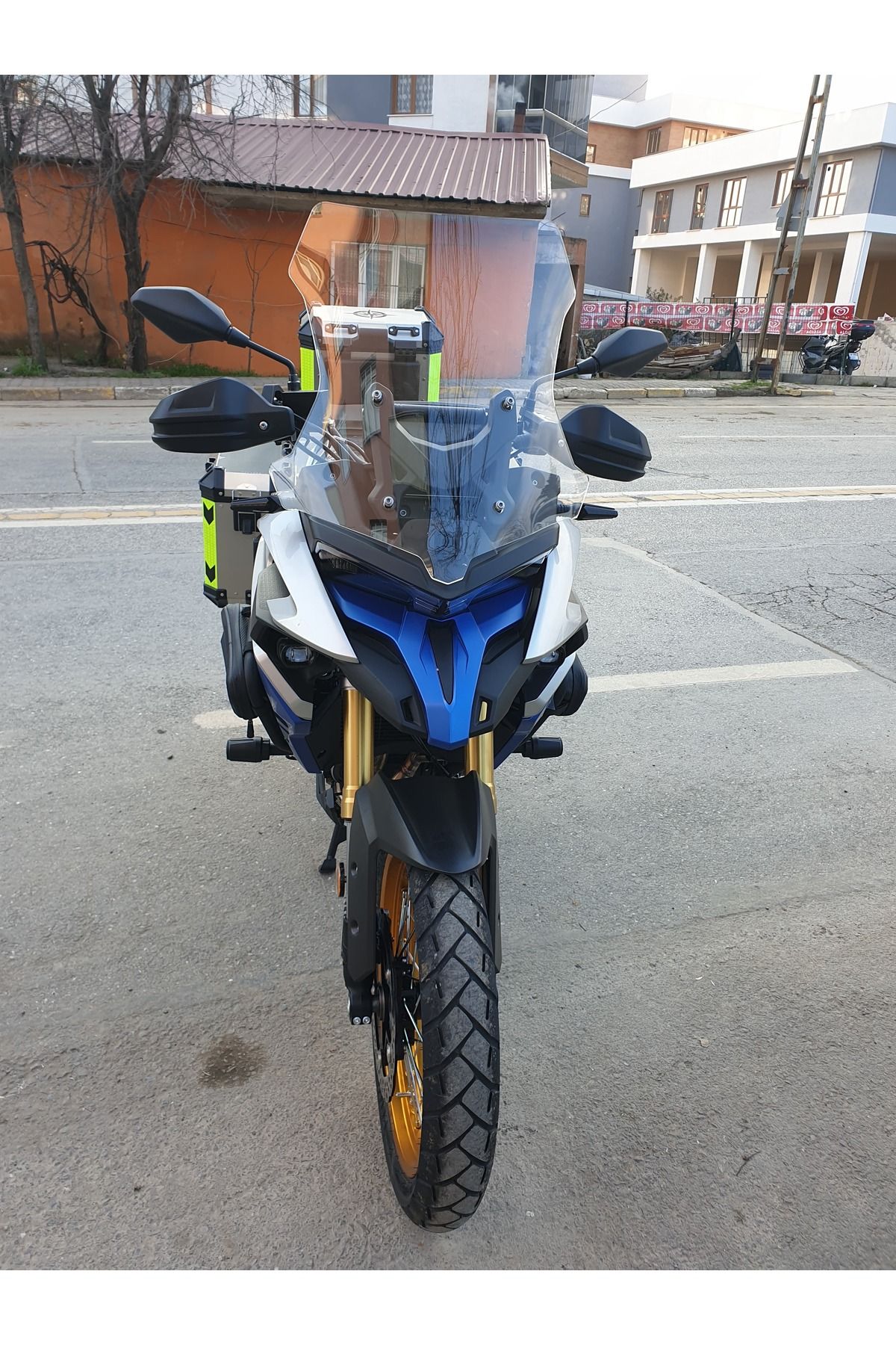 Voge DSX 525 Siperlik Ön Cam 2023-2025 Model 56cm Şeffaf Renkli 4mm SPORTİF MODEL