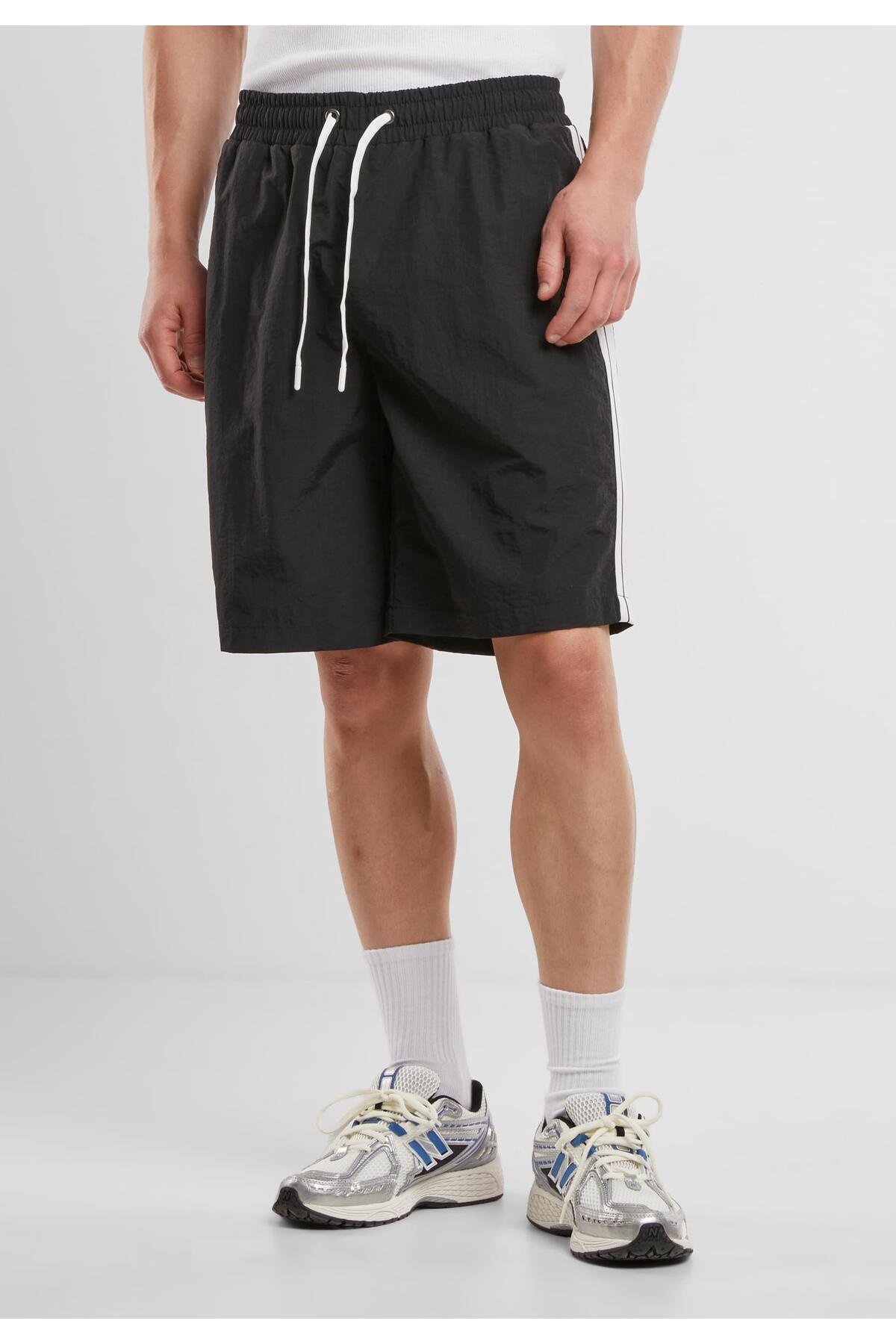 complete the look image