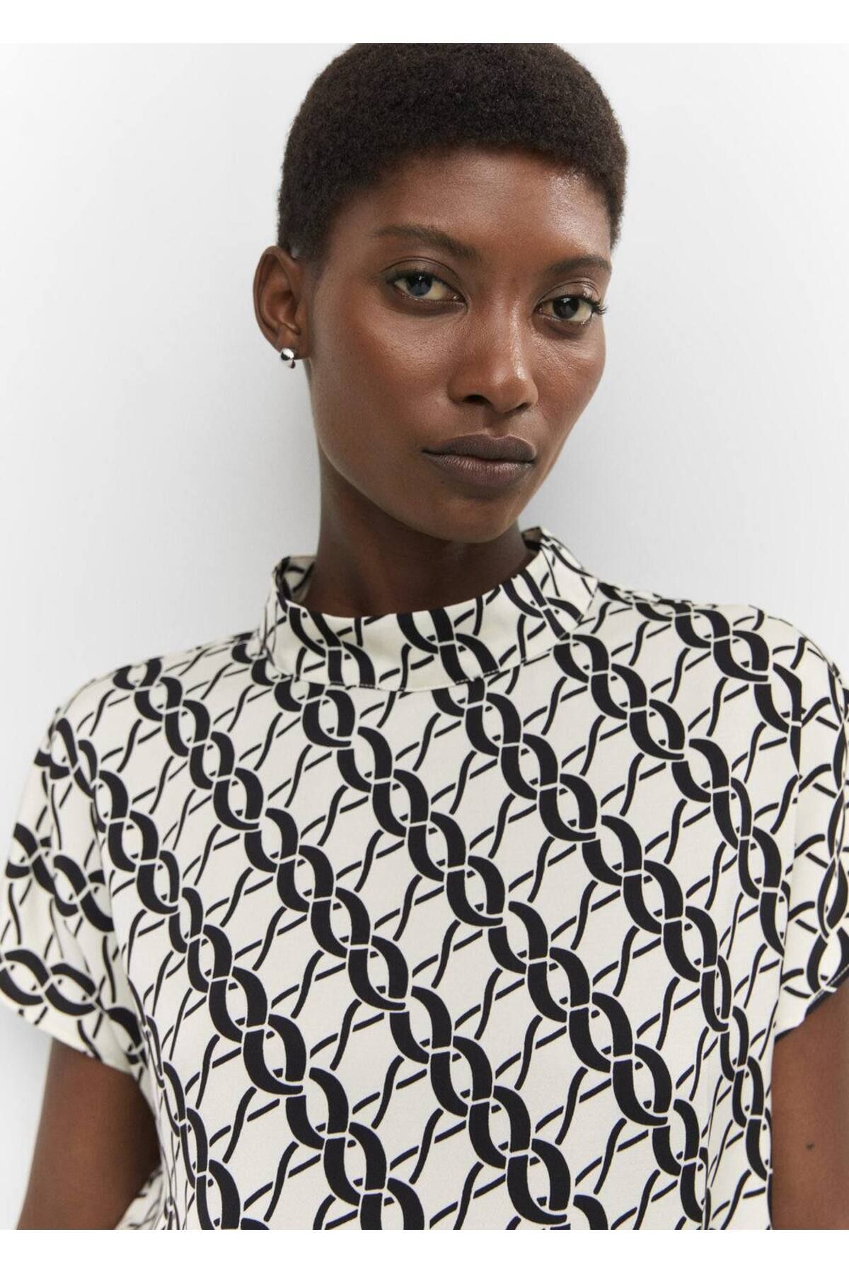 MANGO Woman-Bluse mit Ketten-Print 7
