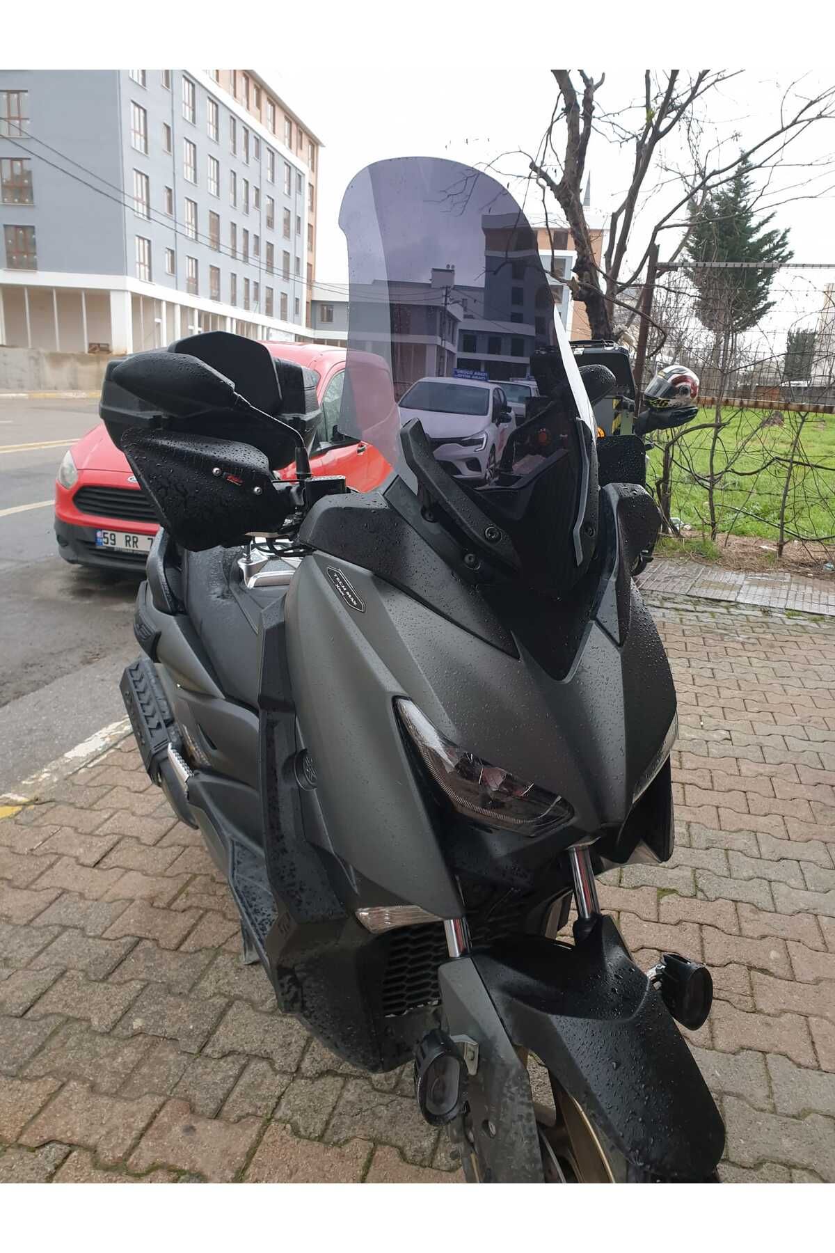 Yamaha Xmax 250 Siperlik Ön Cam 2018 2022 Model 65cm Siyah Renkli 4mm ORTA BOYLU CAM
