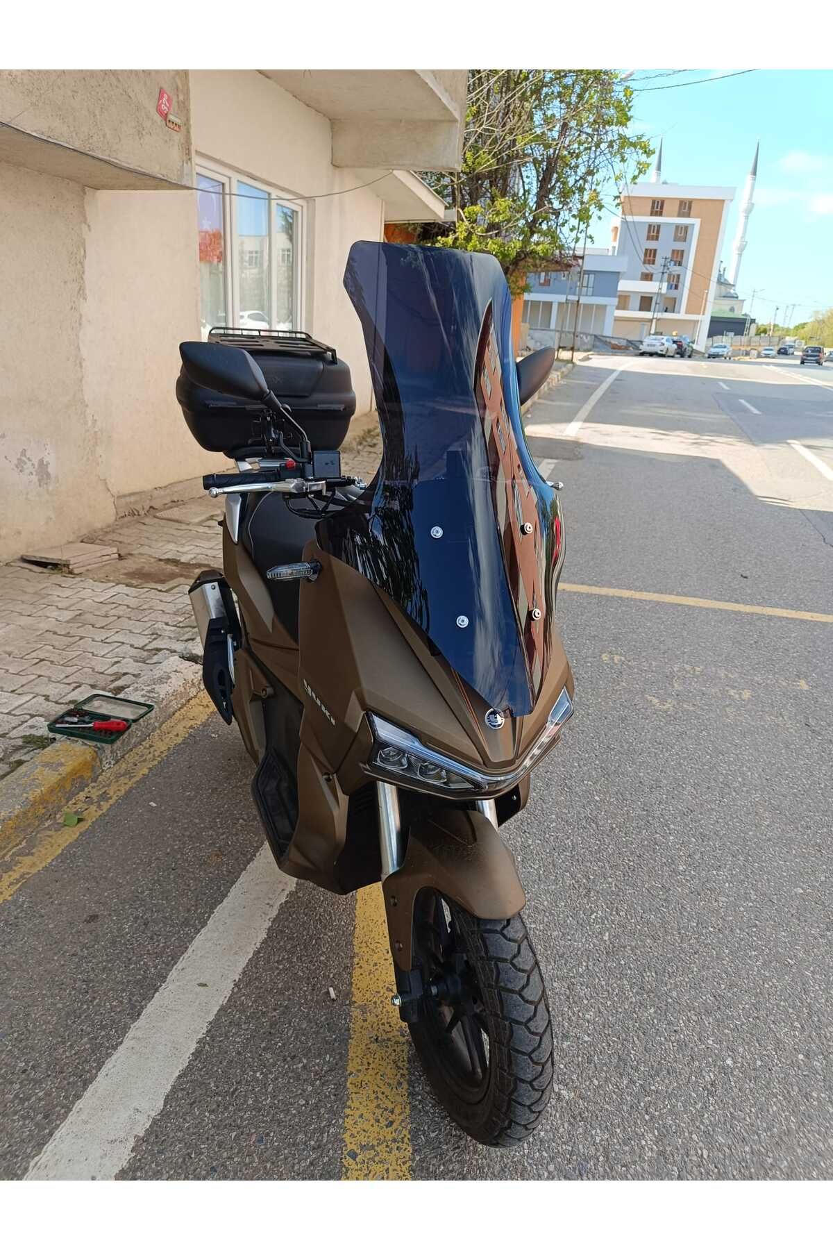Yuki Adventure 150 Siperlik Ön Cam 2023-2025 Model 78cm Siyah Renkli 4mm UZUN CAM