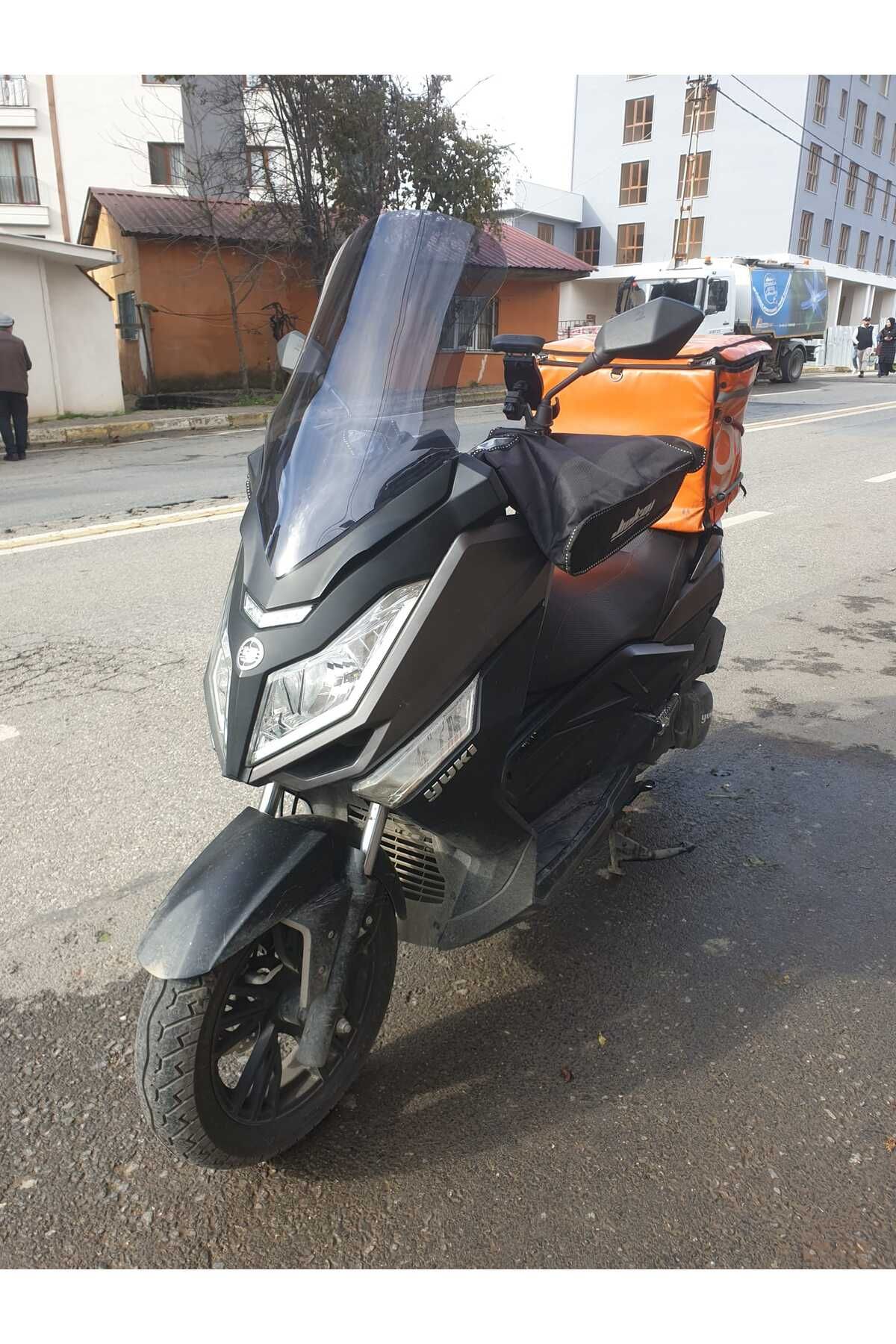 Yuki T9 strom 125 Ön Cam 2021-2025 Model 62cm Füme Renkli 4mm