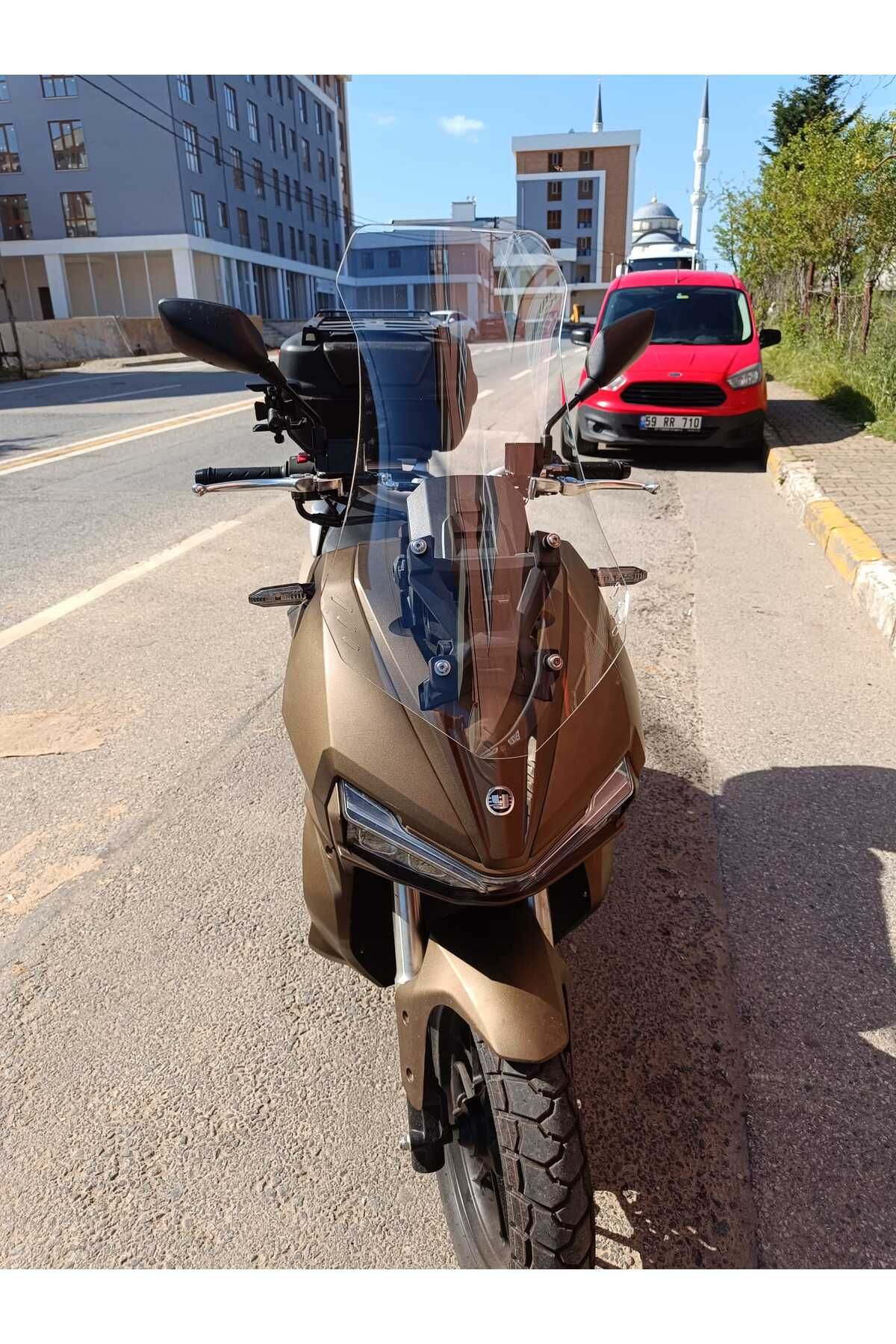 Yuki Adventure 150 Siperlik Ön Cam 2023-2025 Model 65cm Şeffaf Renkli 4mm ORTA BOYLU CAM