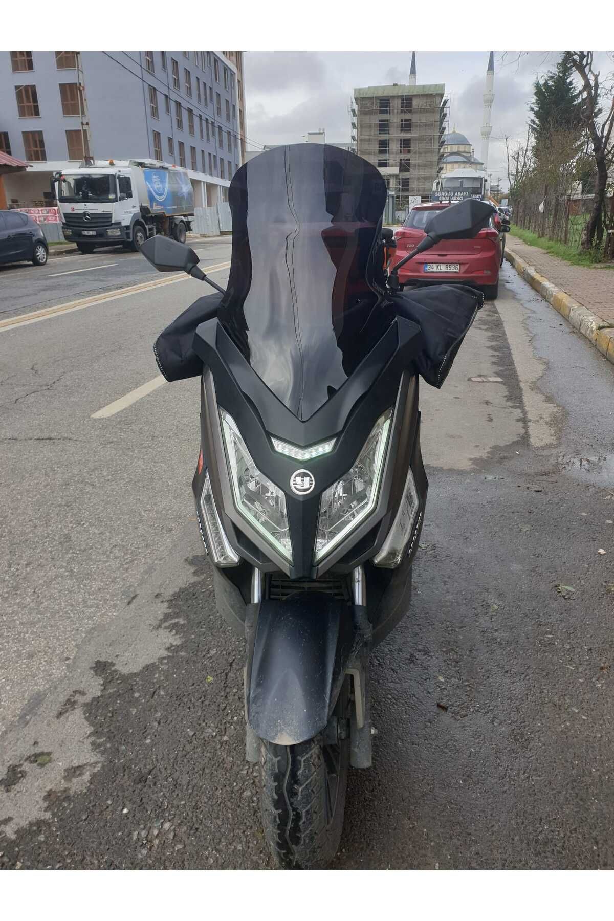 Yuki T9 strom 125 Ön Cam 2021-2025 Model 62cm Şeffaf Renkli 4mm