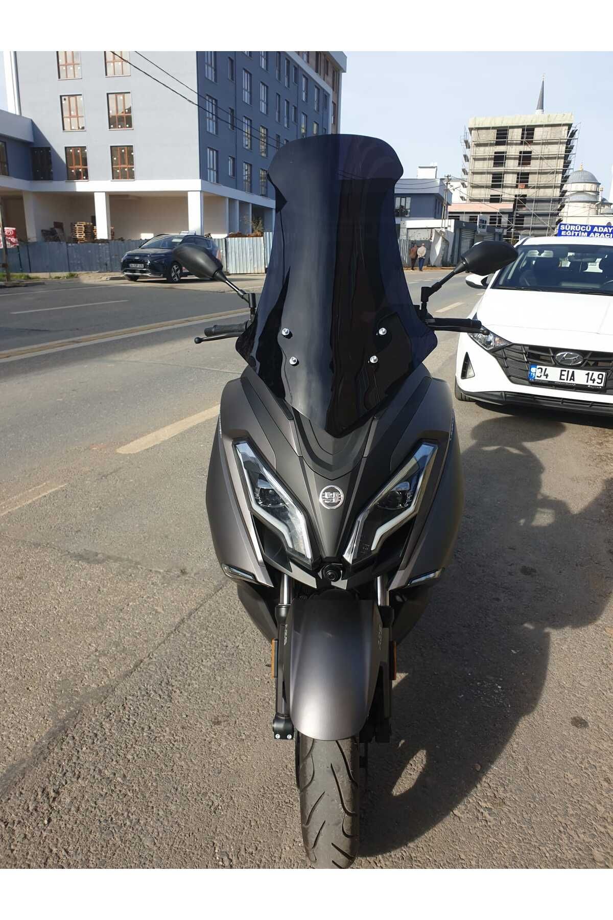 Yuki Explorer 250 Siperlik Ön Cam 2021-2025 Model 72cm Siyah Renkli 4mm UZUN CAM