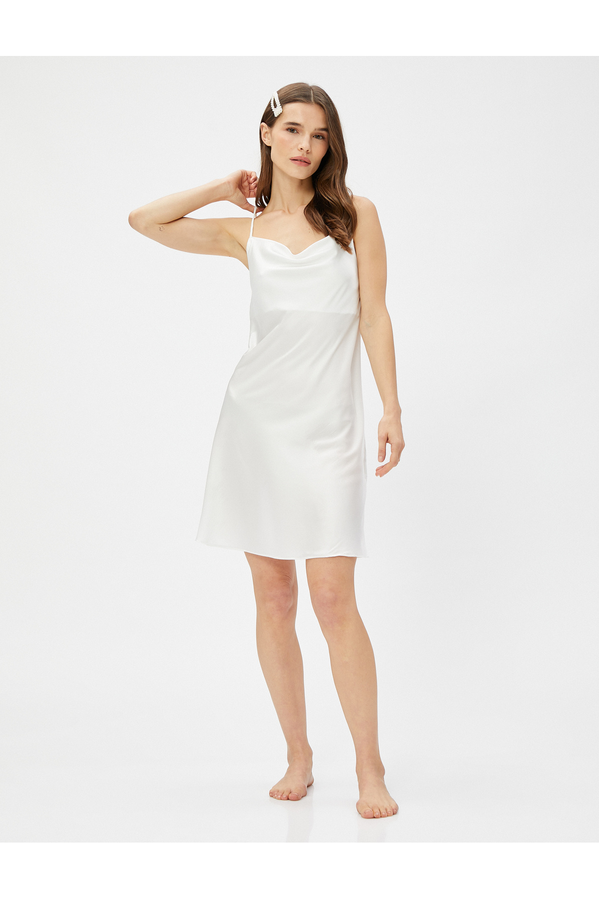 Koton Bridal Saten Gecelik Yırtmaçlı Askılı Düğme Detaylı