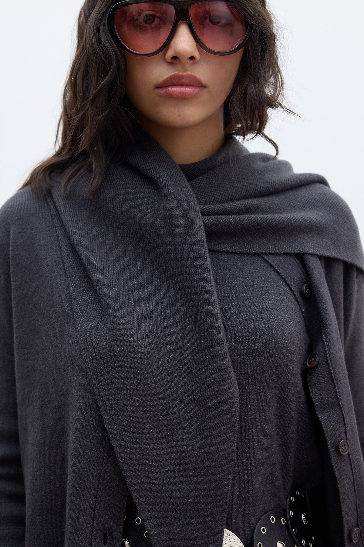Manuka-Triangle Scarf - Soft Textured Anthracite 3