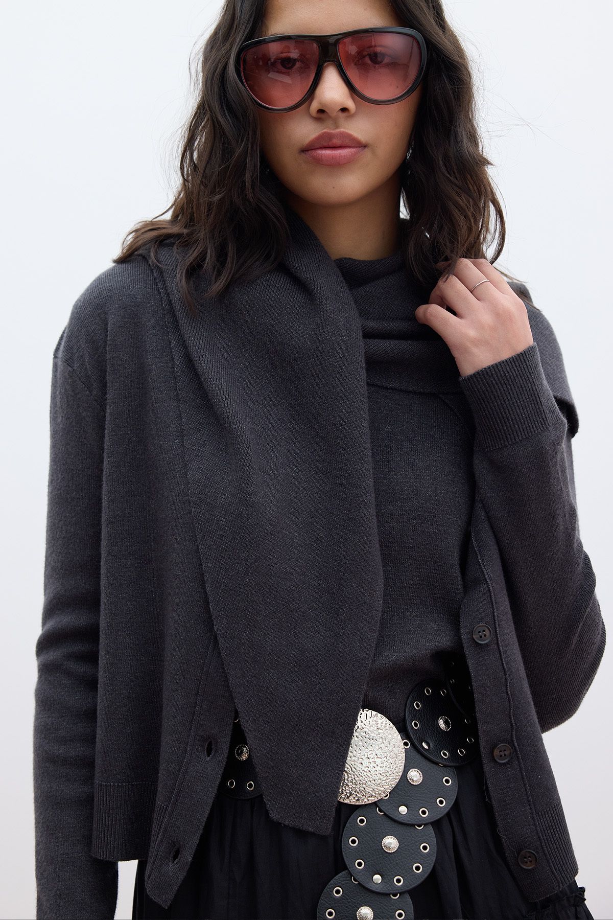 Manuka-Triangle Scarf - Soft Textured Anthracite 2