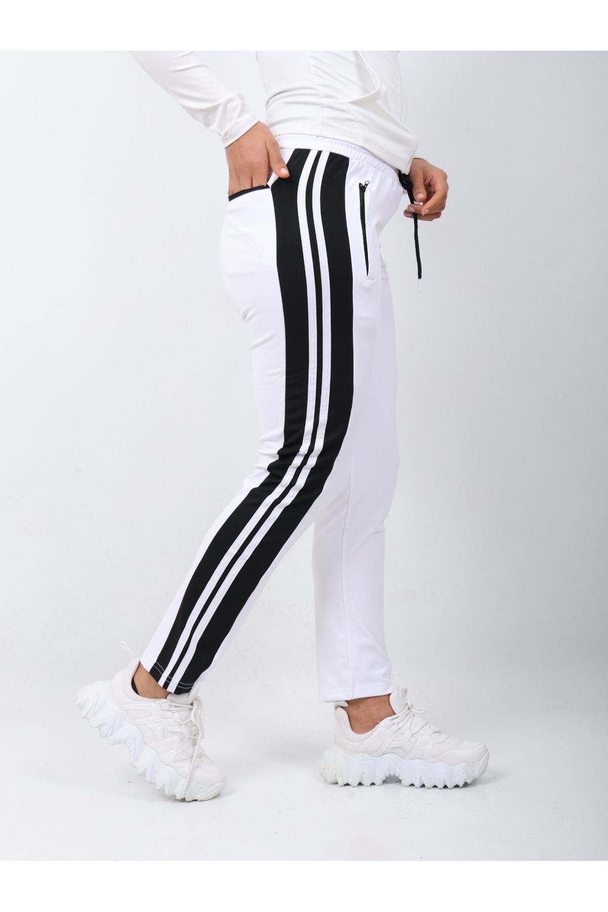 MERTEX-Diver Fabric Sweatpants with Fleto Pockets and Side Strips 5