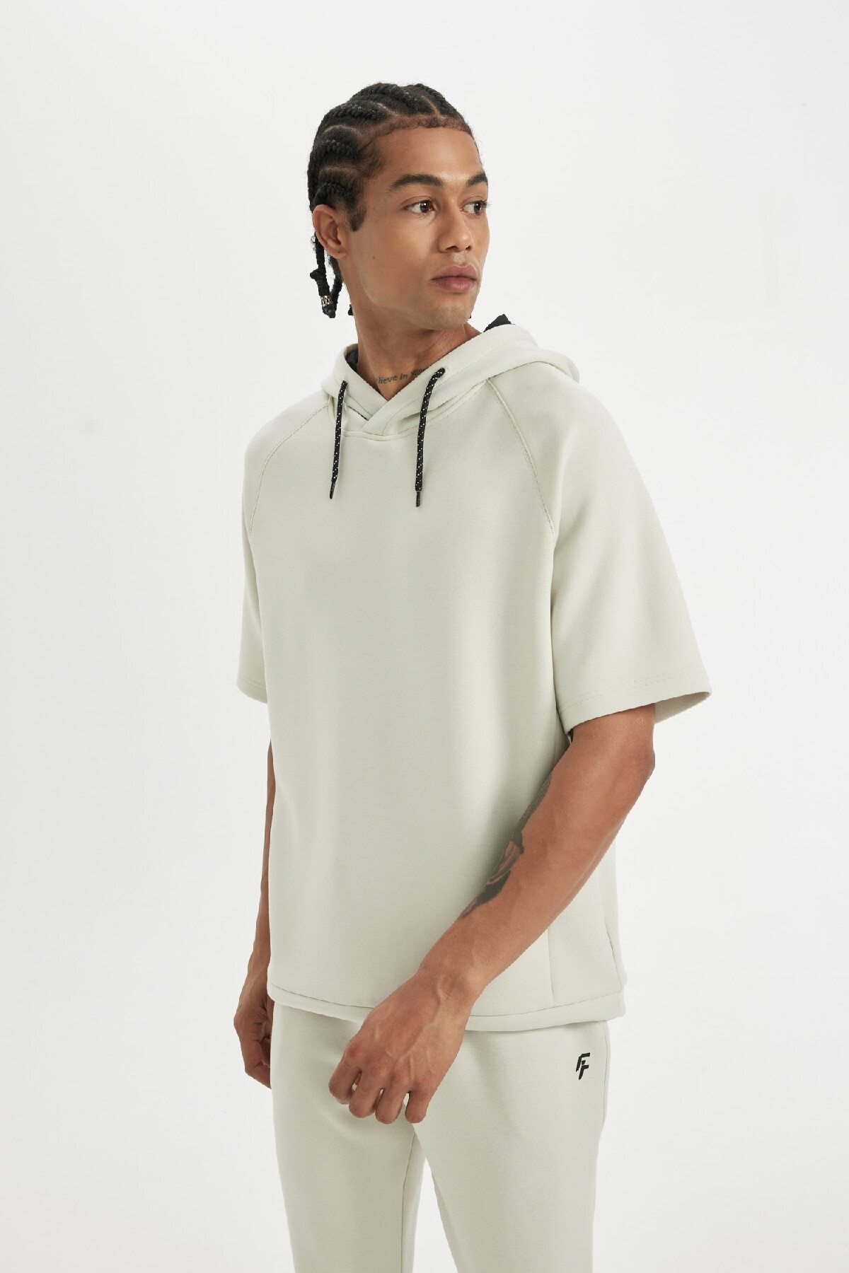 complete the look image