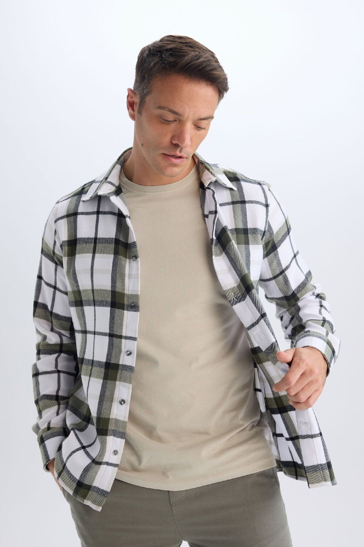 DeFacto-Regular Fit Polo Neck Checked Cotton Long Sleeve Shirt D7555Ax24Au 4