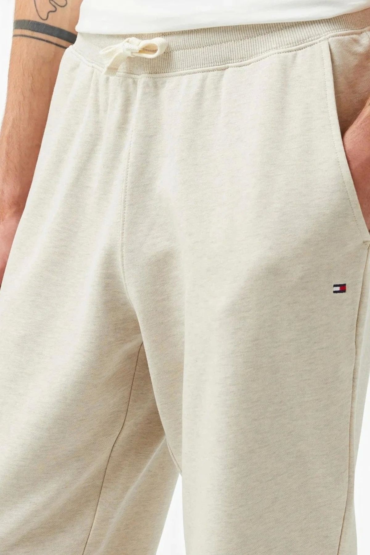 Tommy Hilfiger-بنطال رياضي للرجال من Ecru Jogger 4