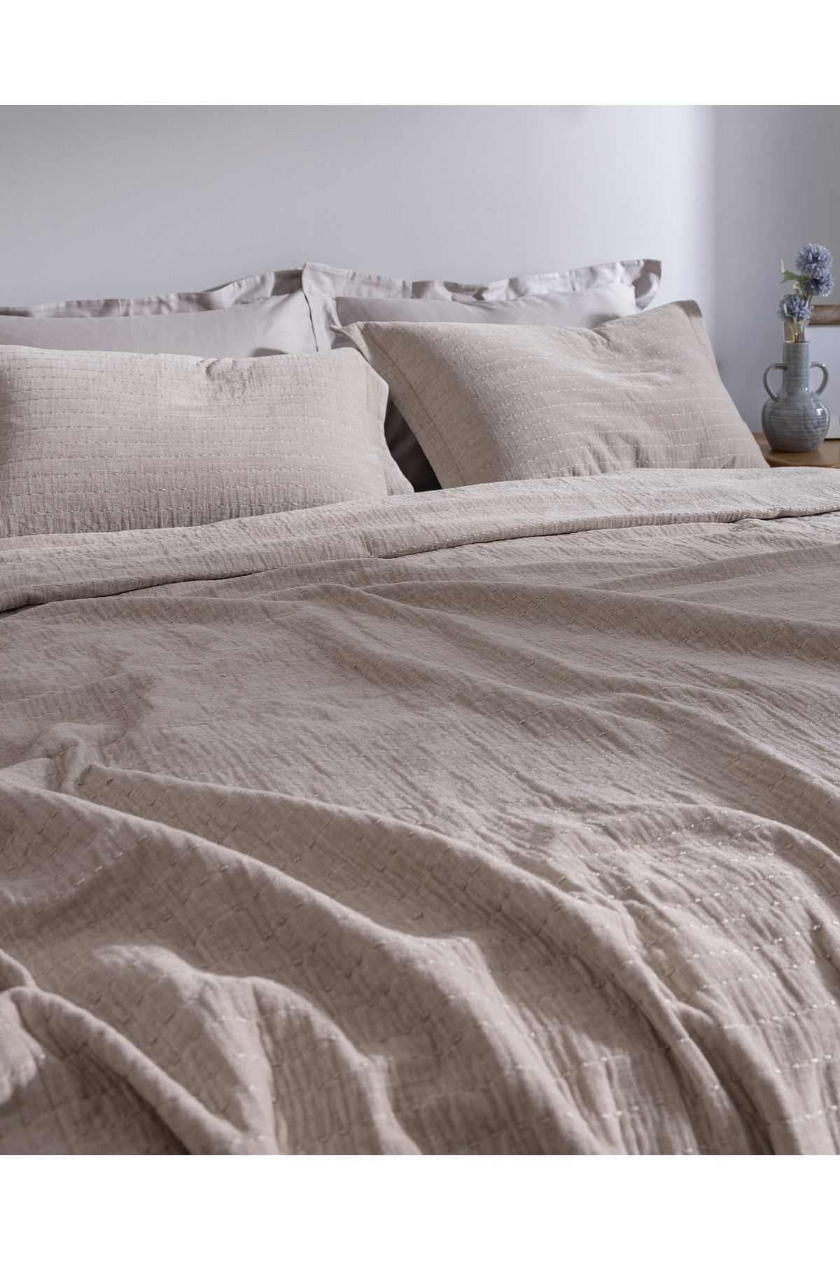 Madame Coco-Feolette Double Bedspread - Ecru 4