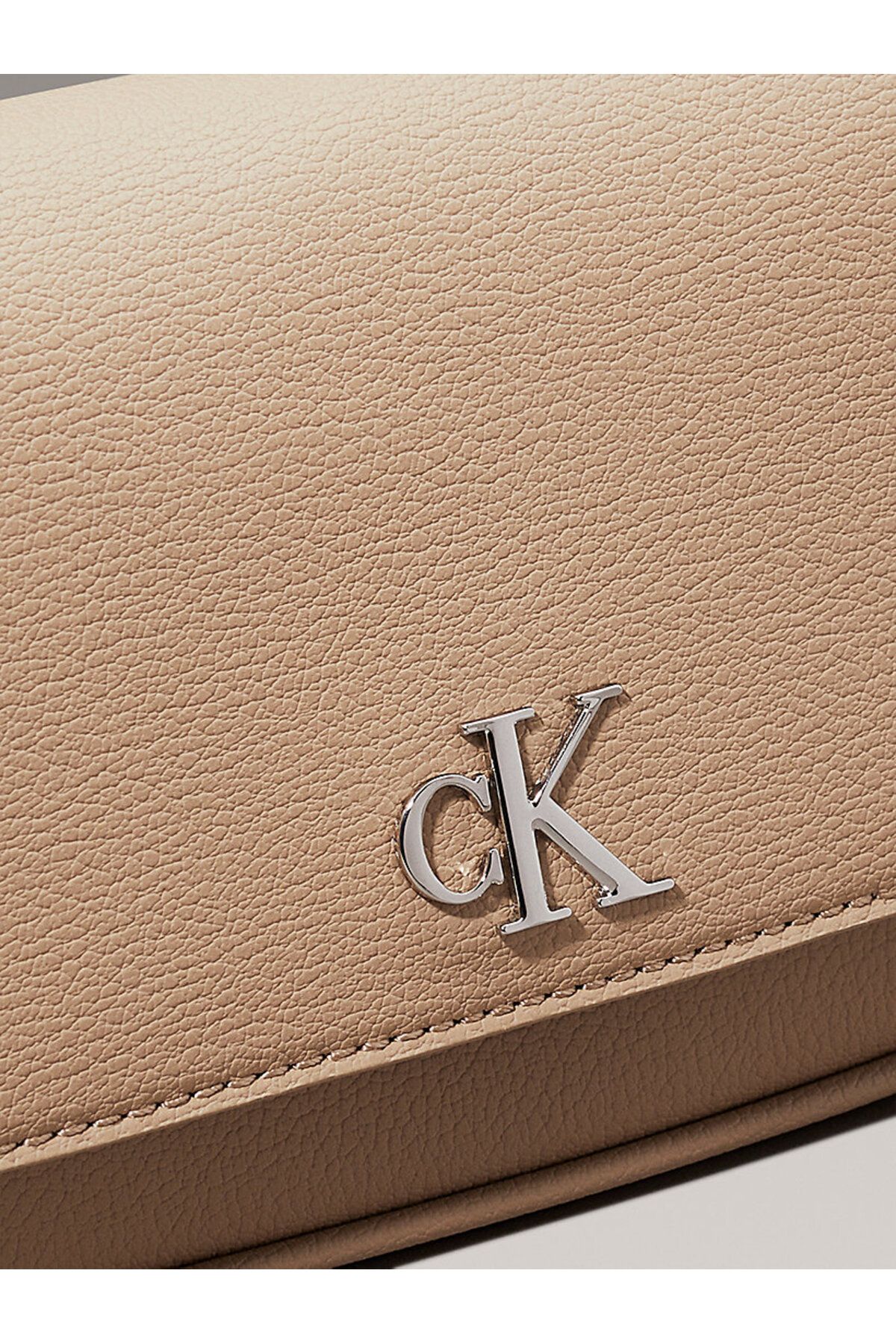 Calvin Klein-حقيبة حزام سلسلة قابلة للإزالة مع الشعار K60K 613049 حقيبة PBF K60K 613049   بي بي اف 5