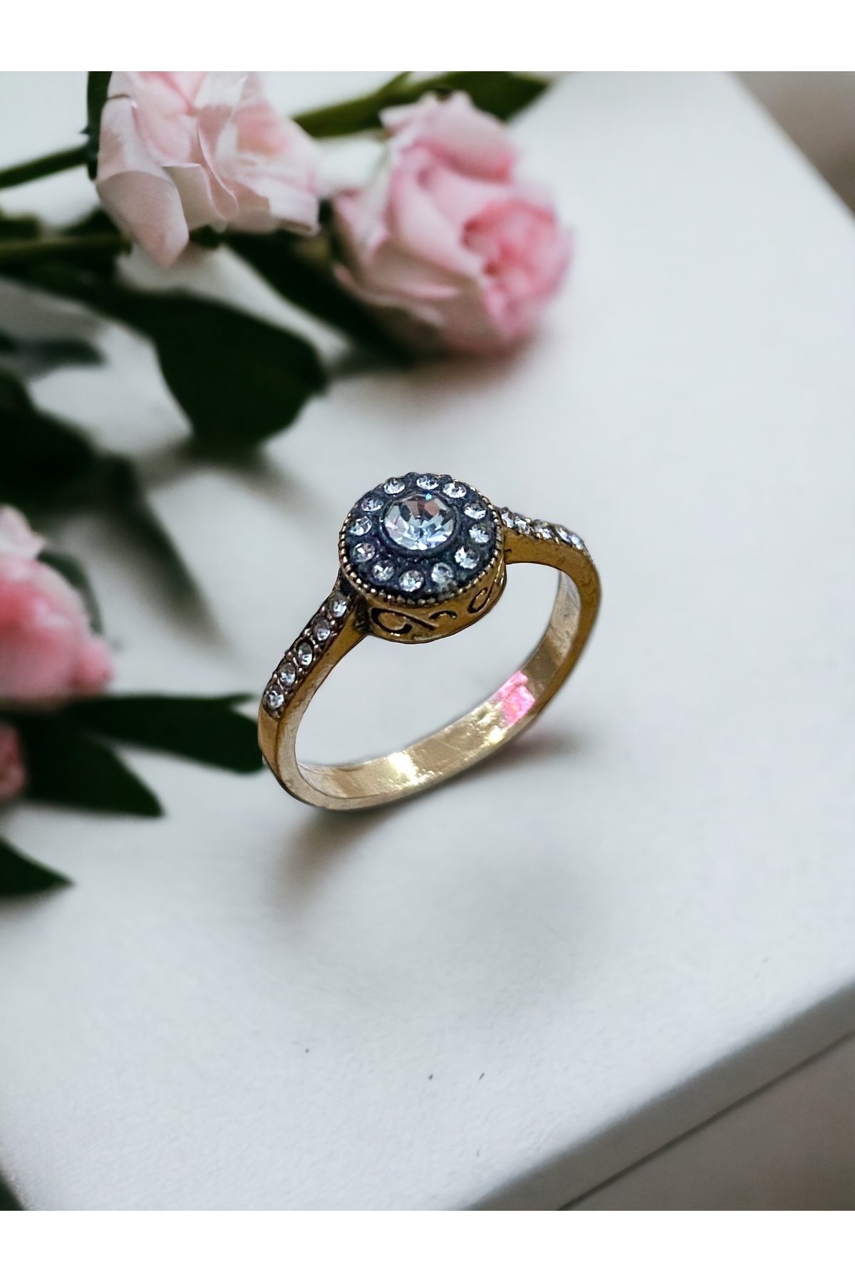 Zirkon Taşlı Yuvarlak Minimal Yüzük