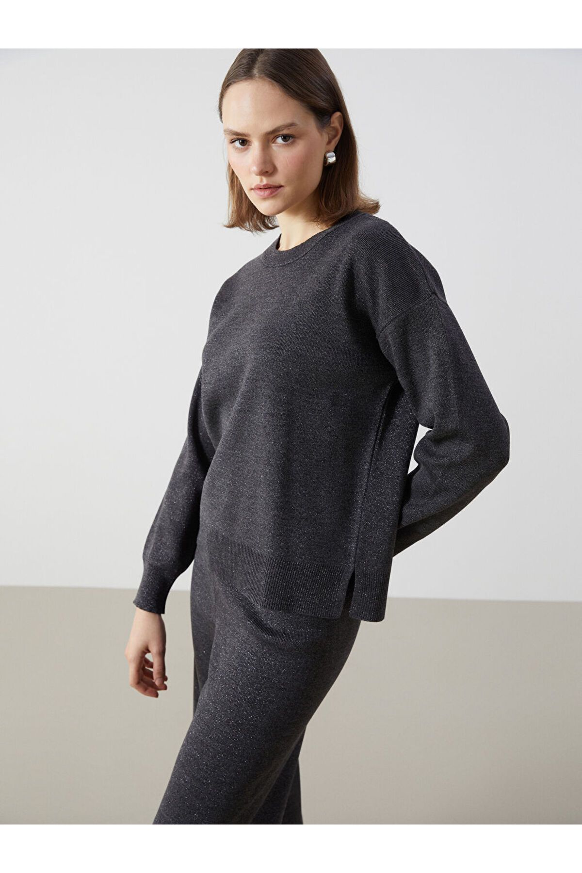 LC Waikiki-Lcw Comfort Anthracite Crew Neck Shiny Look Women's Knitwear Sweater 1