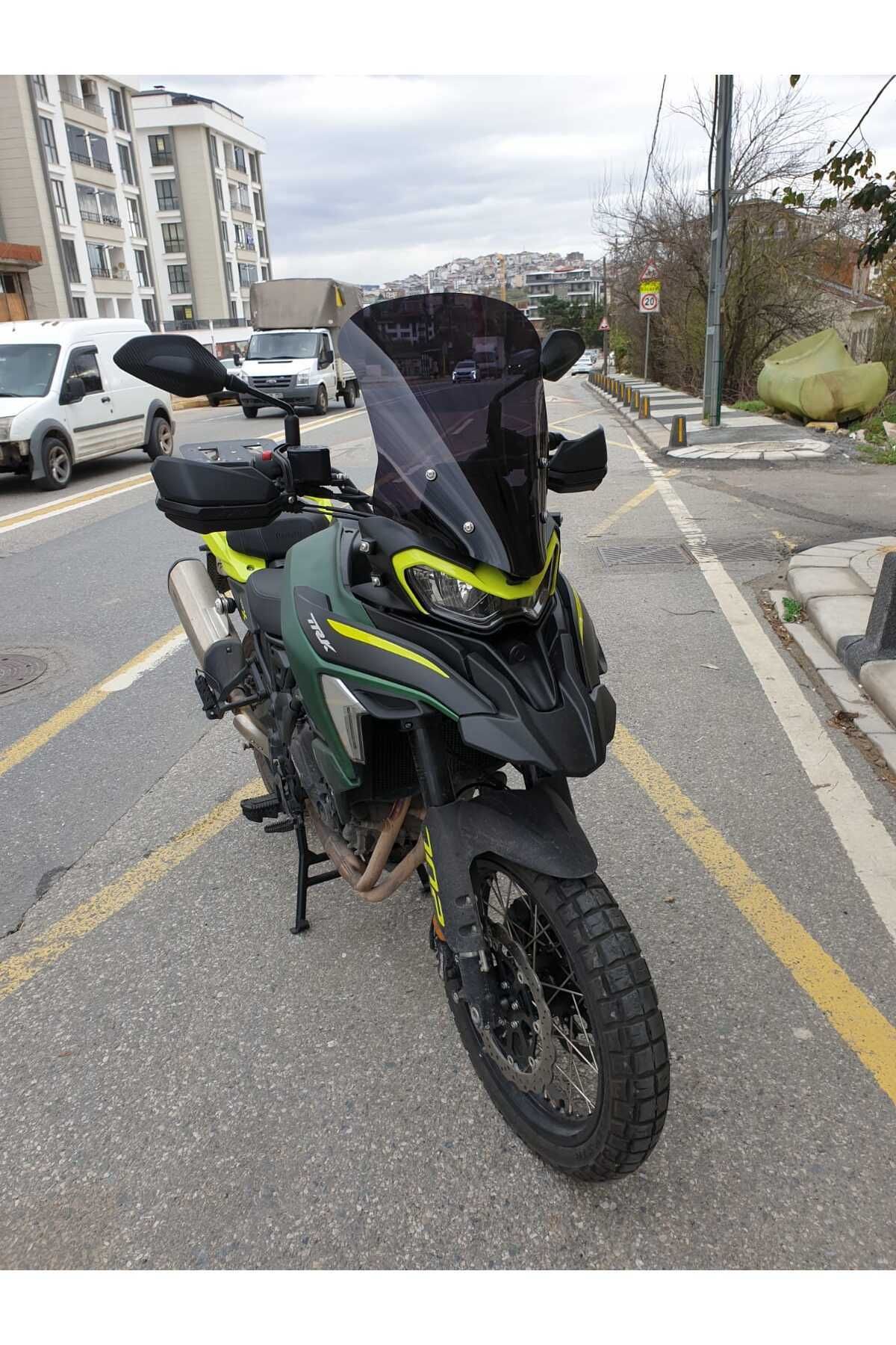 Benelli TRK 702 X Siperlik Ön Cam 2025 Model 51cm Siyah Renkli 4mm 2. TASARIM