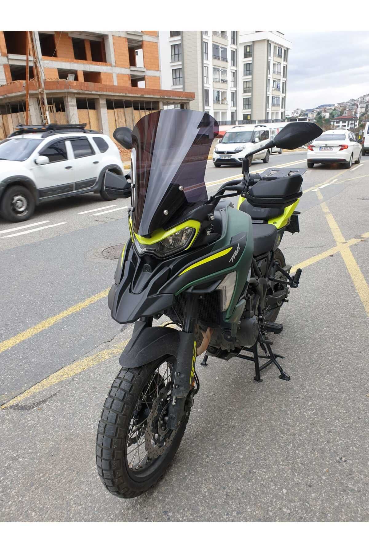Benelli TRK 702 X Siperlik Ön Cam 2025 Model 51cm Siyah Renkli 4mm 2. TASARIM