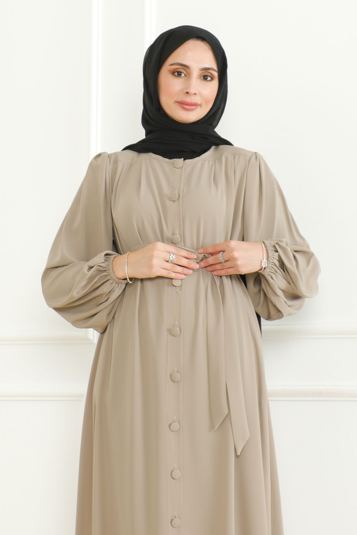 KADEEM NUYA ABAYA & Beige