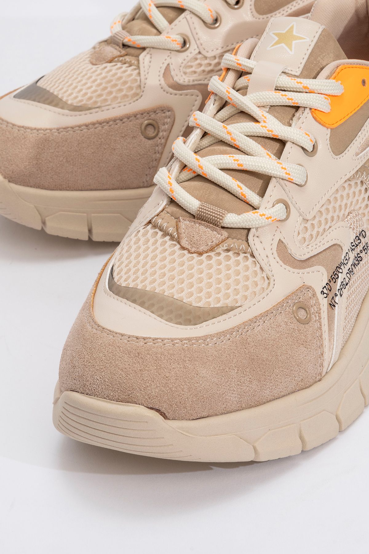 اسنیکر نارنجی زنانه Duja Beige Orange Multi Misle کفش ورزشی پایه ضخیم luvishoes