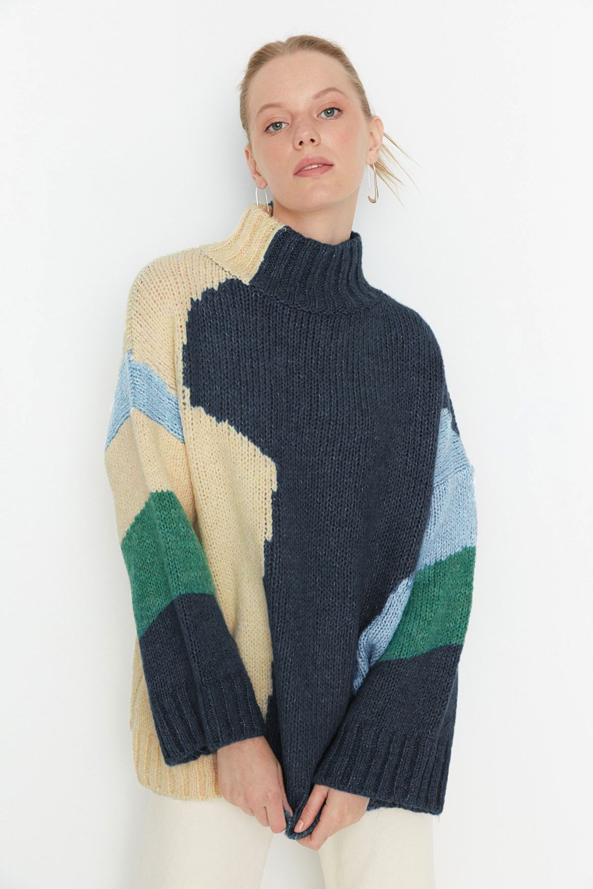 Trendyol Collection-Strickpullover, weit geschnitten mit weichem, strukturierten Color-Blocking-Muster, blau TWOAW20XS0047 3