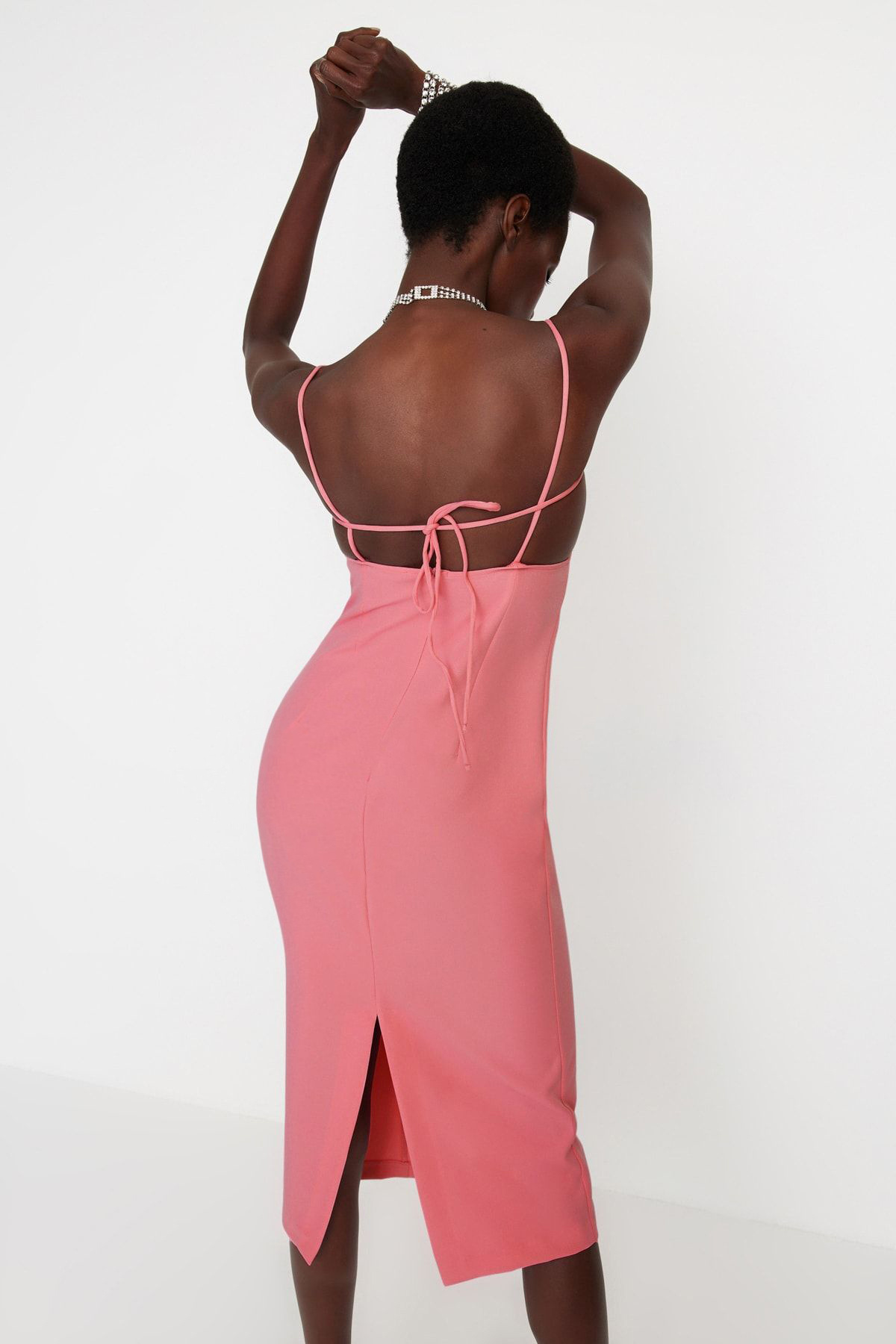 Trendyol Collection-Ανοιχτό ροζ Κομψό βραδινό φόρεμα με υφαντό φόδρα TPRSS22EL3197 4
