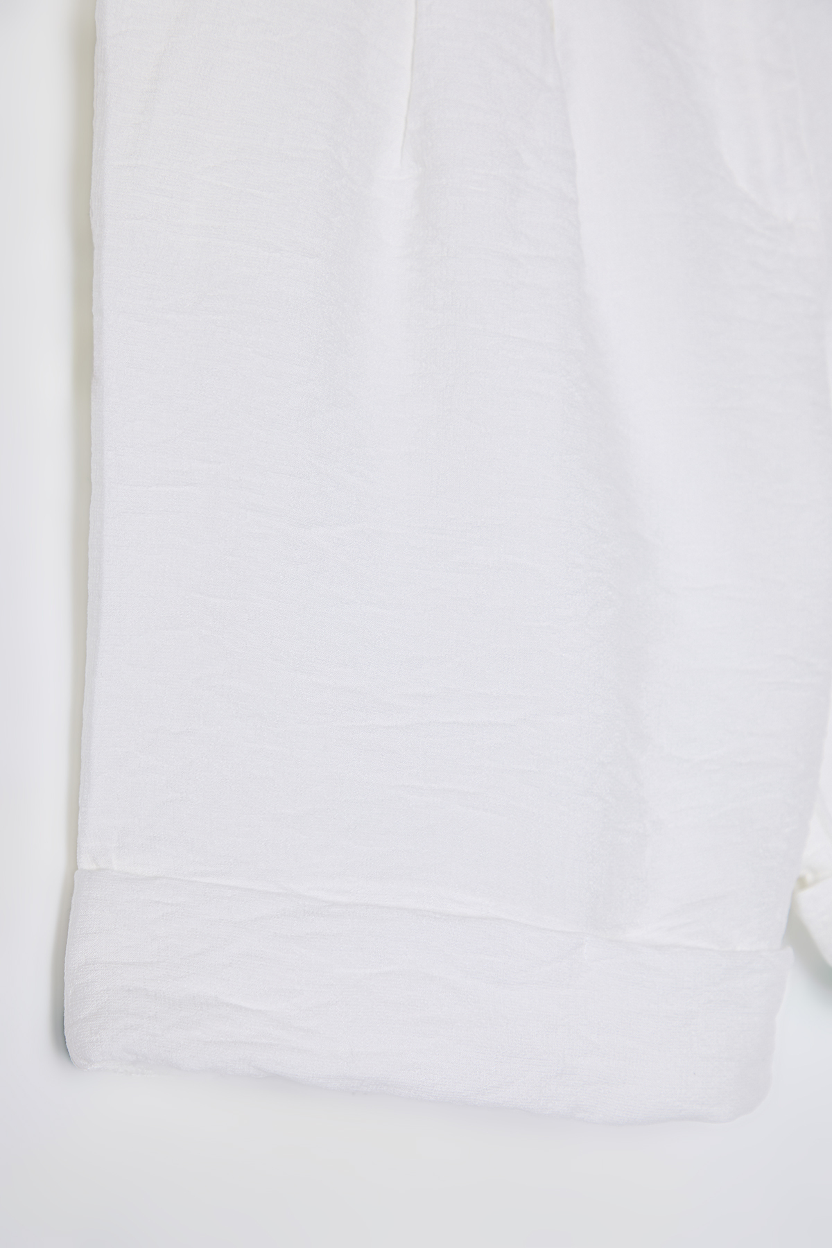 Trendyolmilla  Beyaz Paçası Kıvırmalı Dokuma Şort TWOSS21SR0146 - Görsel 8