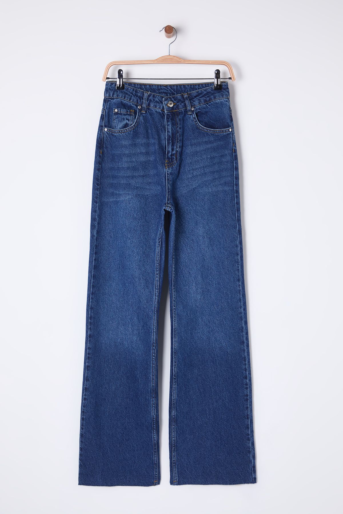 Trendyol Collection-Dunkelblaue Jeans mit hoher Taille und weitem Bein TWOSS25JE00065 5