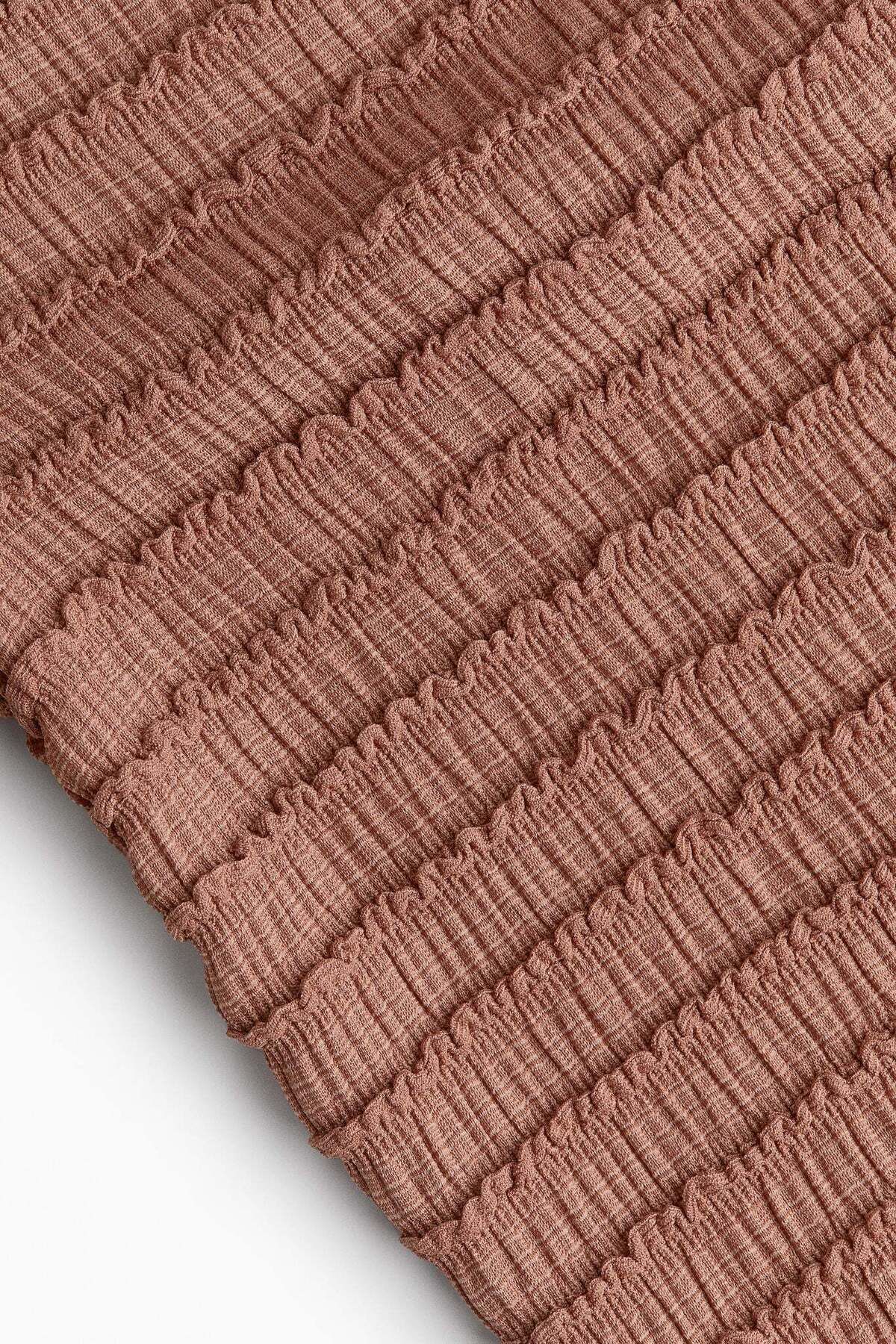 H&M-Overlock-detail smocked top 5