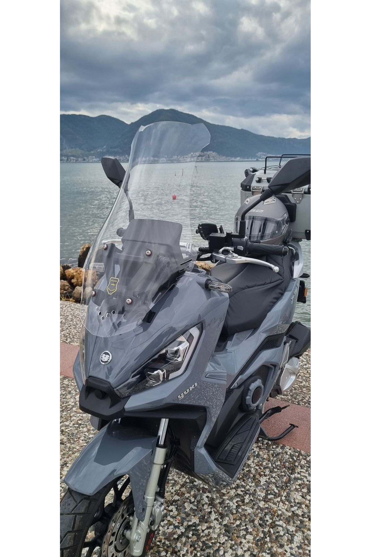 Yuki Xway 125 Siperlik Ön Cam 2023-2025 Model 75cm Şeffaf Renkli 4mm UZUN CAM