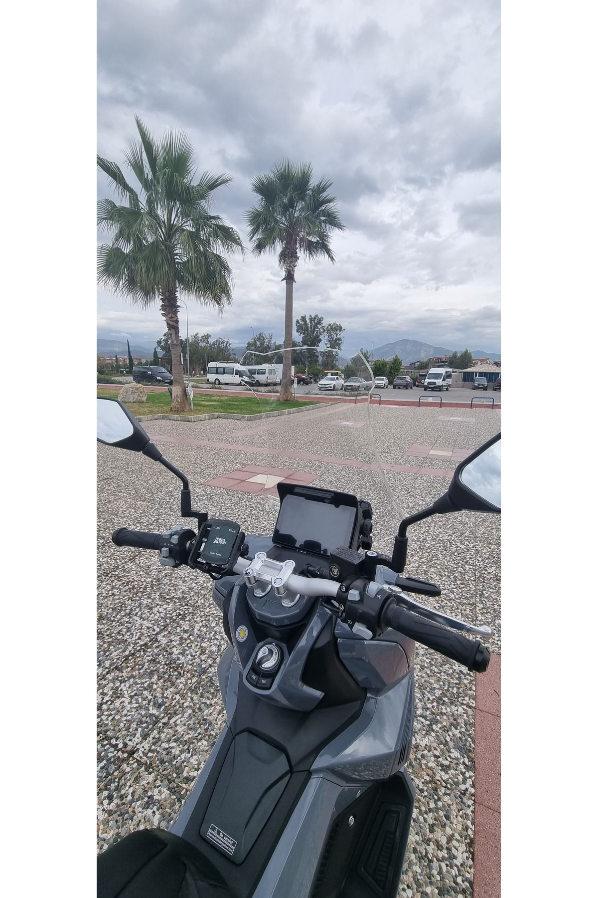 Yuki Xway 125 Siperlik Ön Cam 2023-2025 Model 75cm Şeffaf Renkli 4mm UZUN CAM