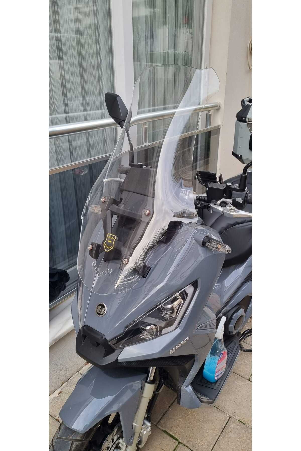 Yuki Xway 125 Siperlik Ön Cam 2023-2025 Model 75cm Şeffaf Renkli 4mm UZUN CAM