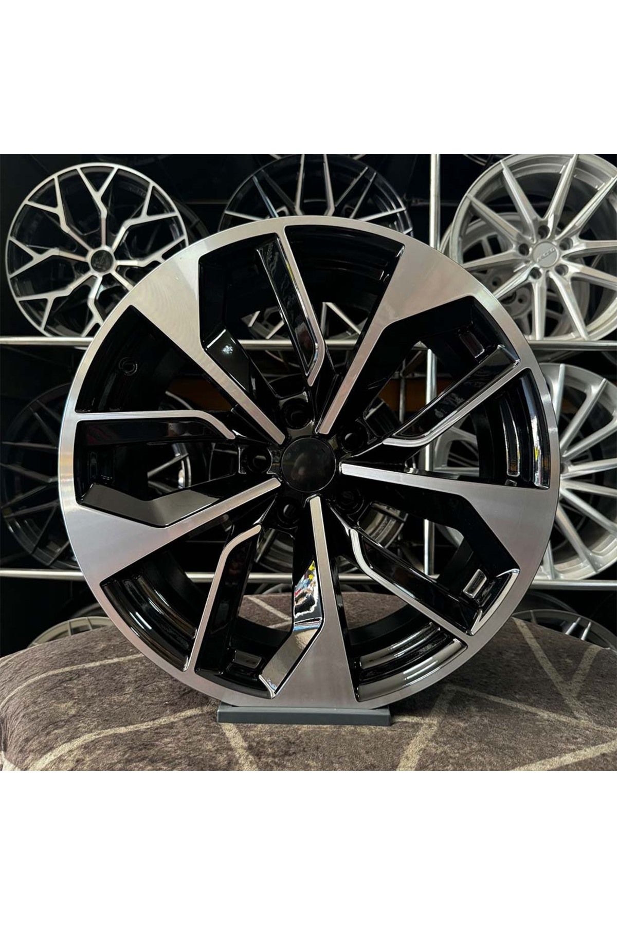 kormetal 19 inç 5x112 AUDİ RS Siyah Elmas Kesim Jant Modeli Audi (4 ADET)