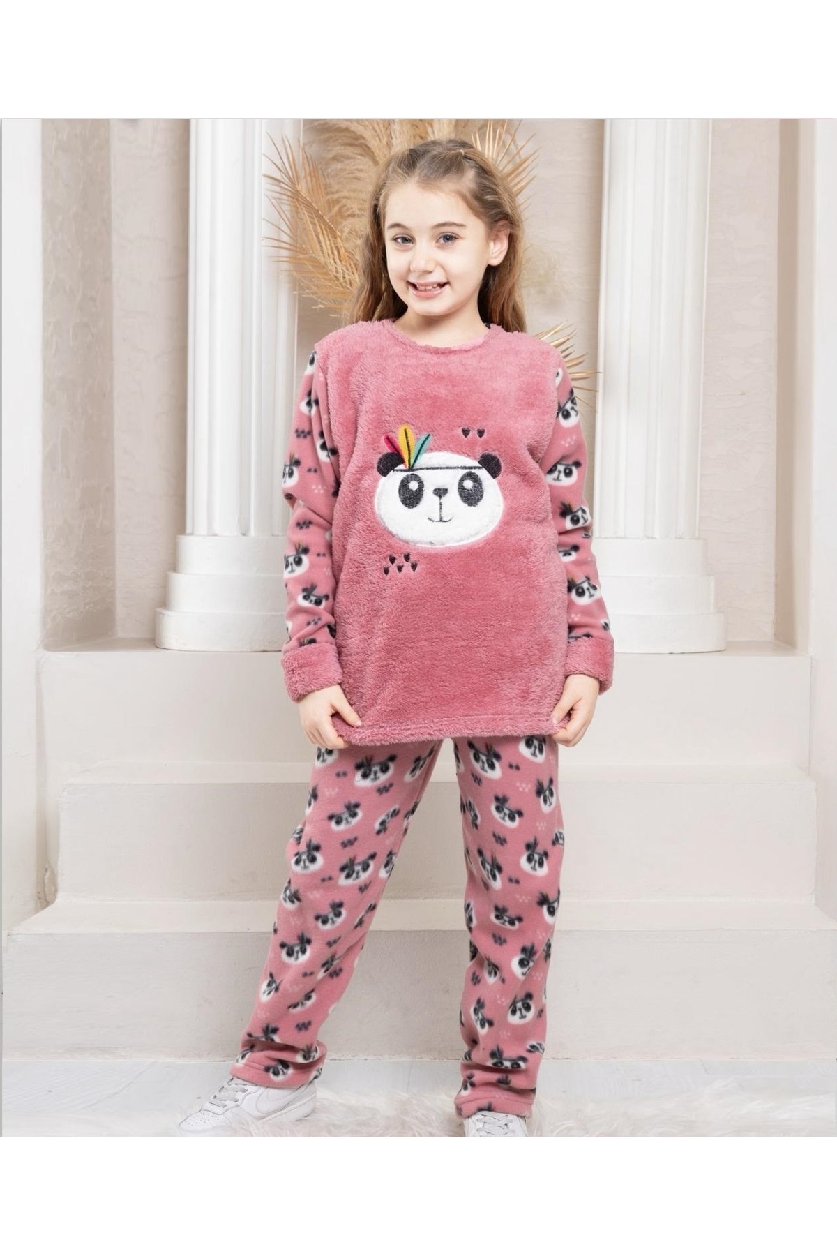 ROMEO LİFE Kız Çocuk Uzun Kollu Polar Peluş Kumaş Kışlık Sıcak Tutan Pijama Takımı 8067 fotoğrafı 4 (önizleme)