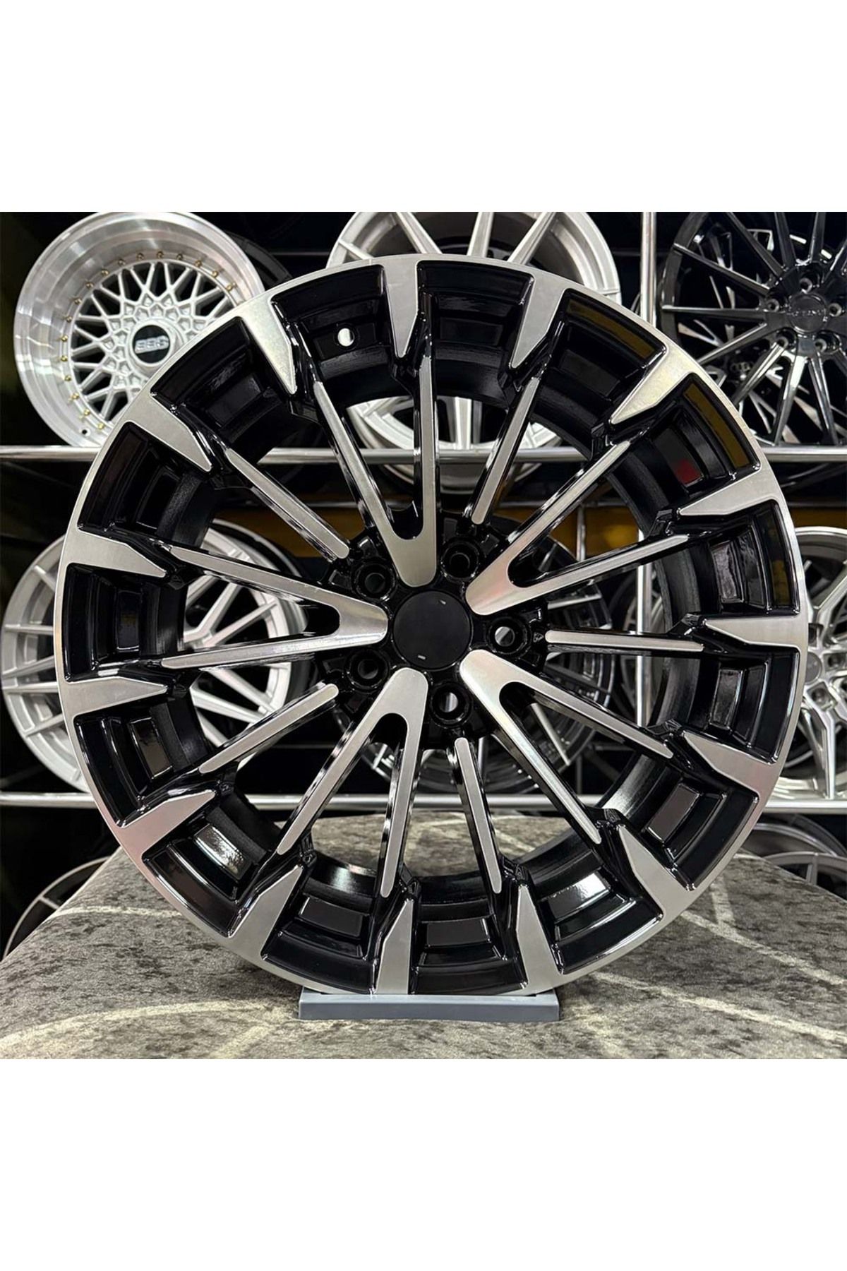 kormetal 18 inç 5x112 AUDİ VW UYUMLU Siyah Elmas Kesim Jant Modeli Audi (4 ADET) Uyumlu