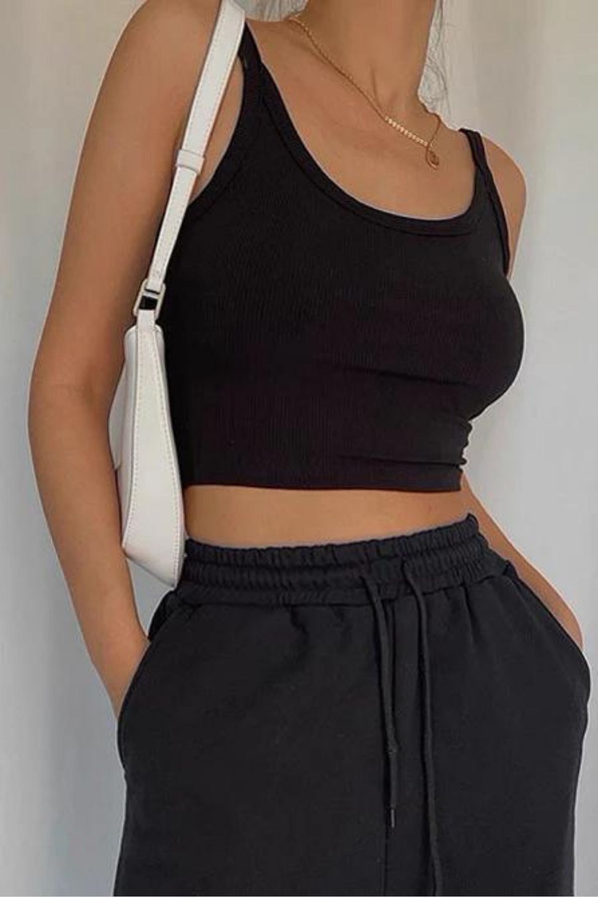 rşnmoda Kadın Siyah Ince Askılı Crop Atlet Bluz