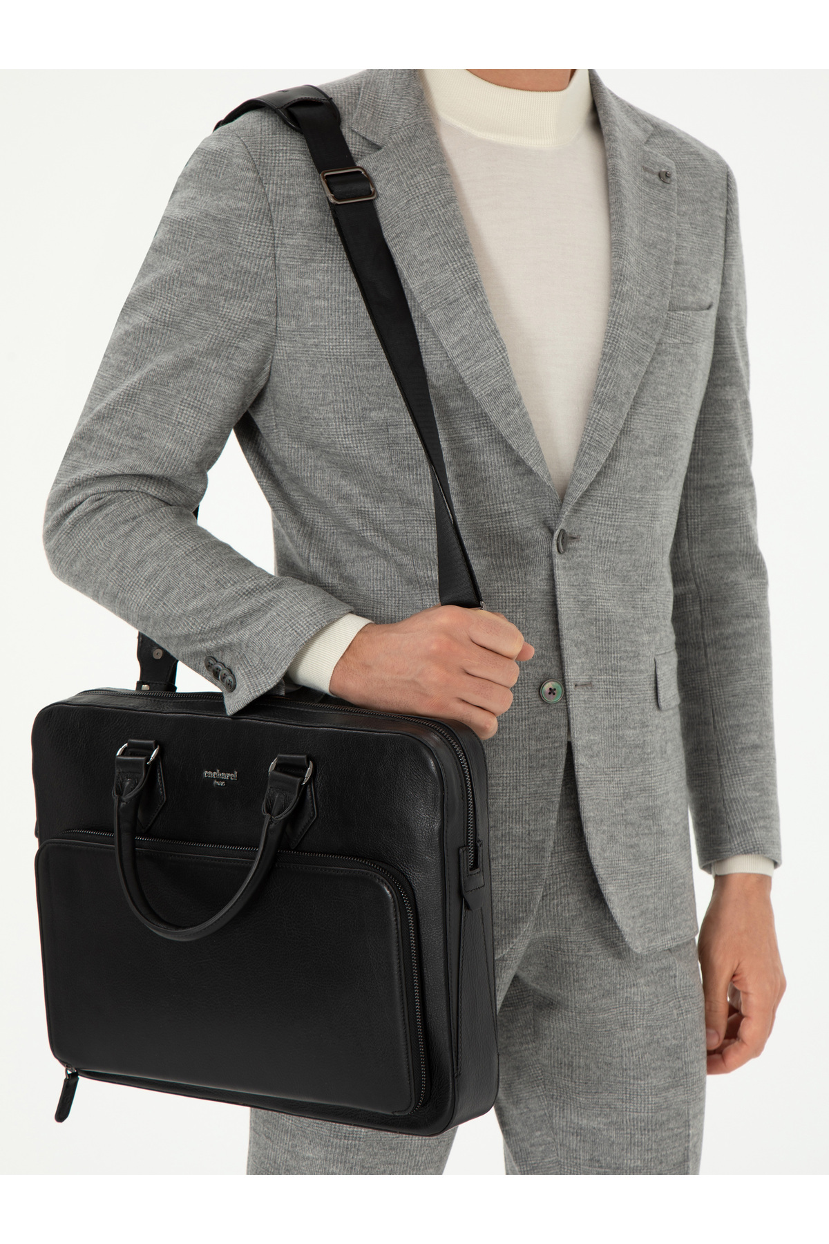 کیف چرمی مردانه مشکی ۱۰۰٪ برند کاشارل کد:(50295670-VR046) Cacharel