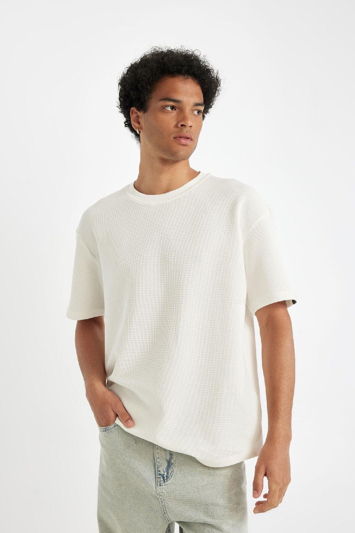 DeFacto-Comfort Regular Fit Relaxed Fit Crew Neck Waffle Fabric Cotton Short Sleeve Basic t Shirt 5