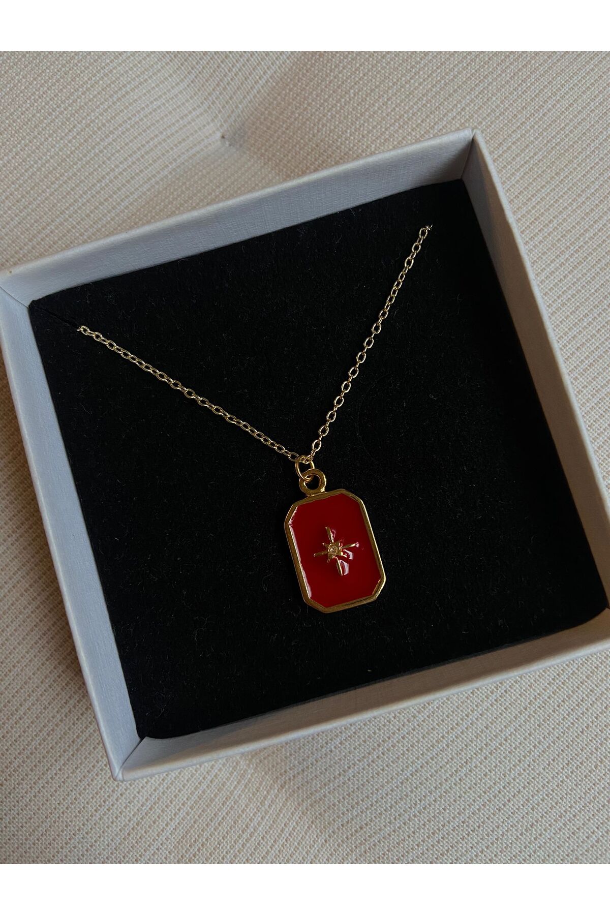 Bordo Kutup Yıldızı Altın Kaplama Plaka Gold Charm Kolye