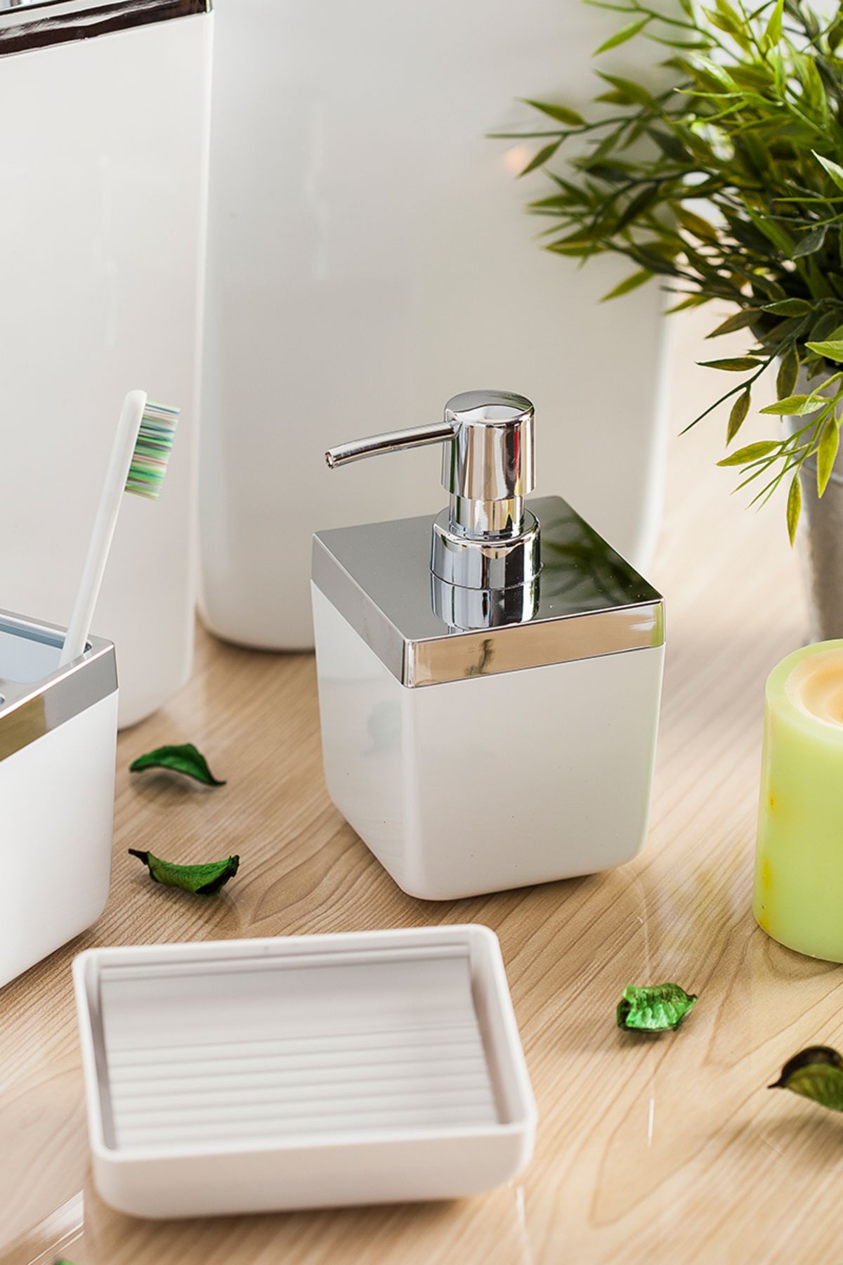 Prima Nova-Tuscany Liquid Soap Dispenser-White 3