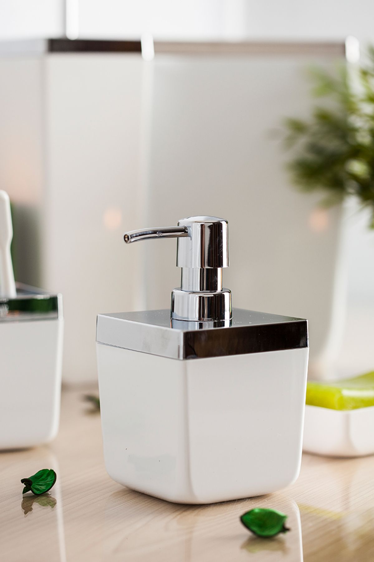 Prima Nova-Tuscany Liquid Soap Dispenser-White 2