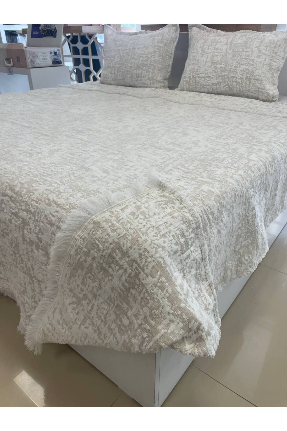 Sudemhome-Soft Fringed Double Blanket & Bedspread Set 4