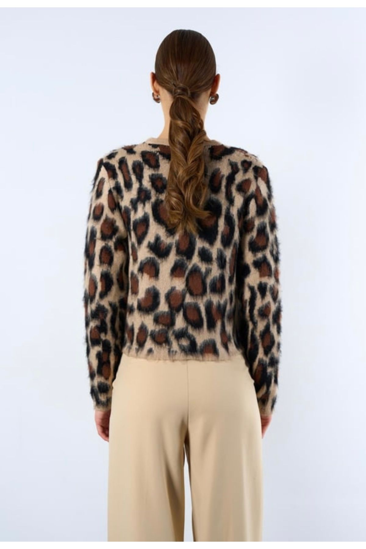 Qu Style-Leopard Patterned Cardigan 4